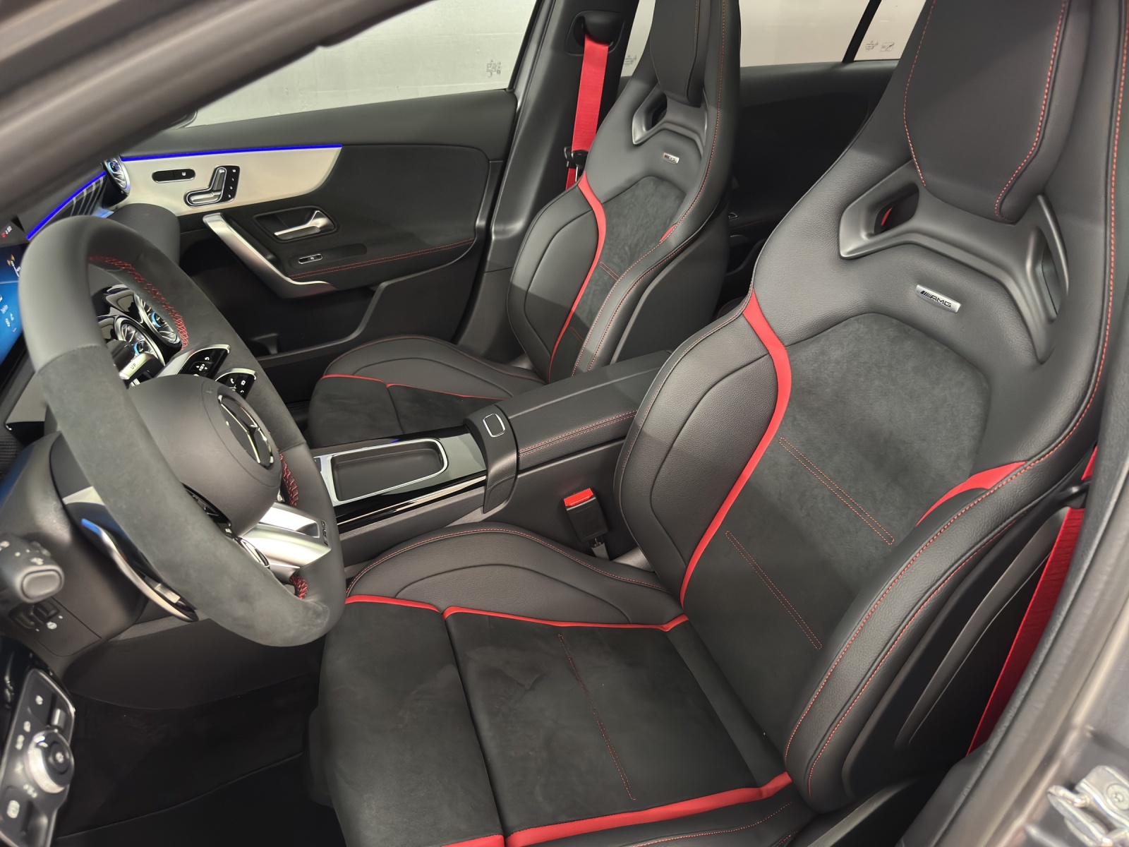 MERCEDES-BENZ AMG A 45 S 4Matic+-image-13