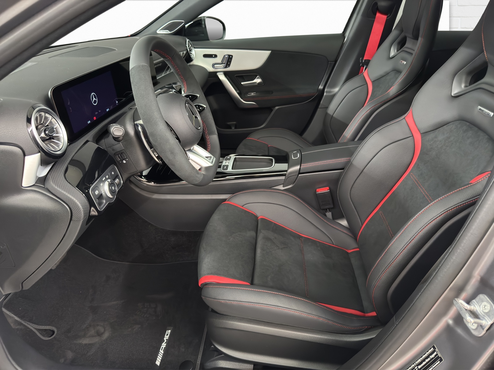 MERCEDES-BENZ AMG A 45 S 4Matic+-image-6