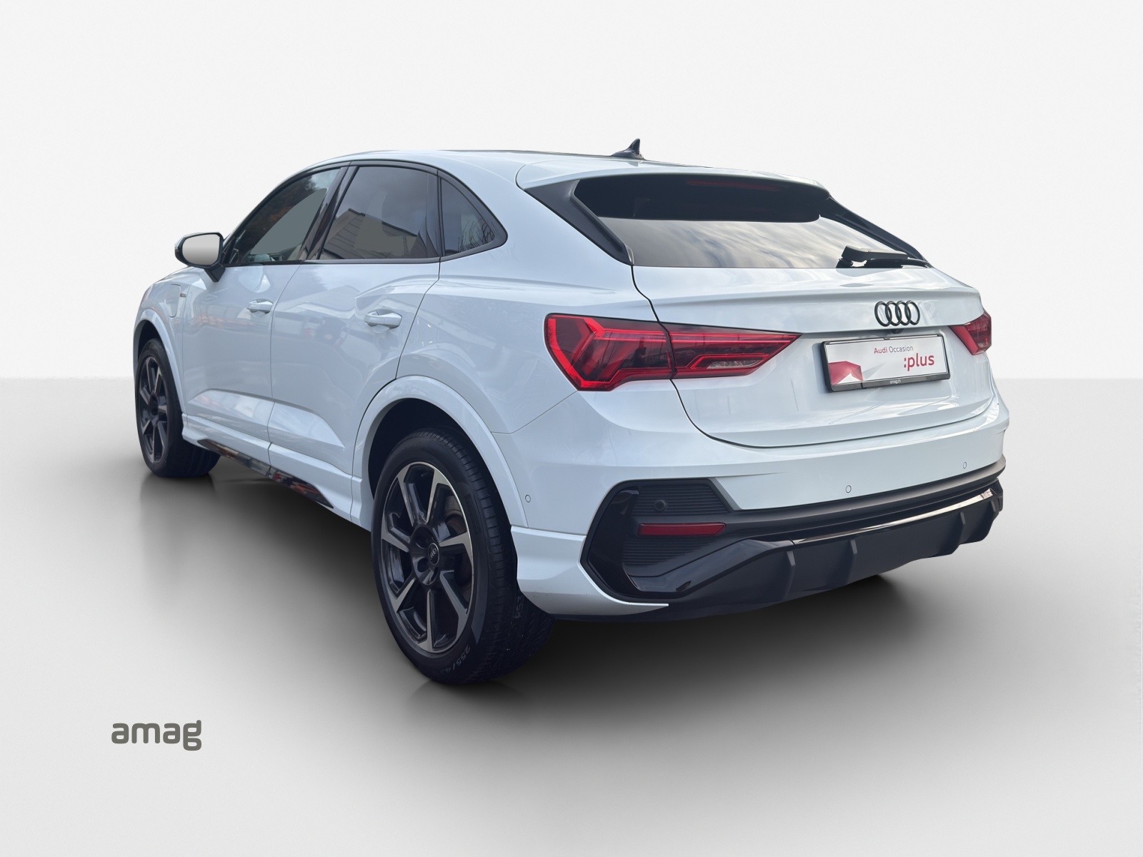 AUDI Q3 Sportback 45 TFSI e S line Attraction S-tronic-image-2