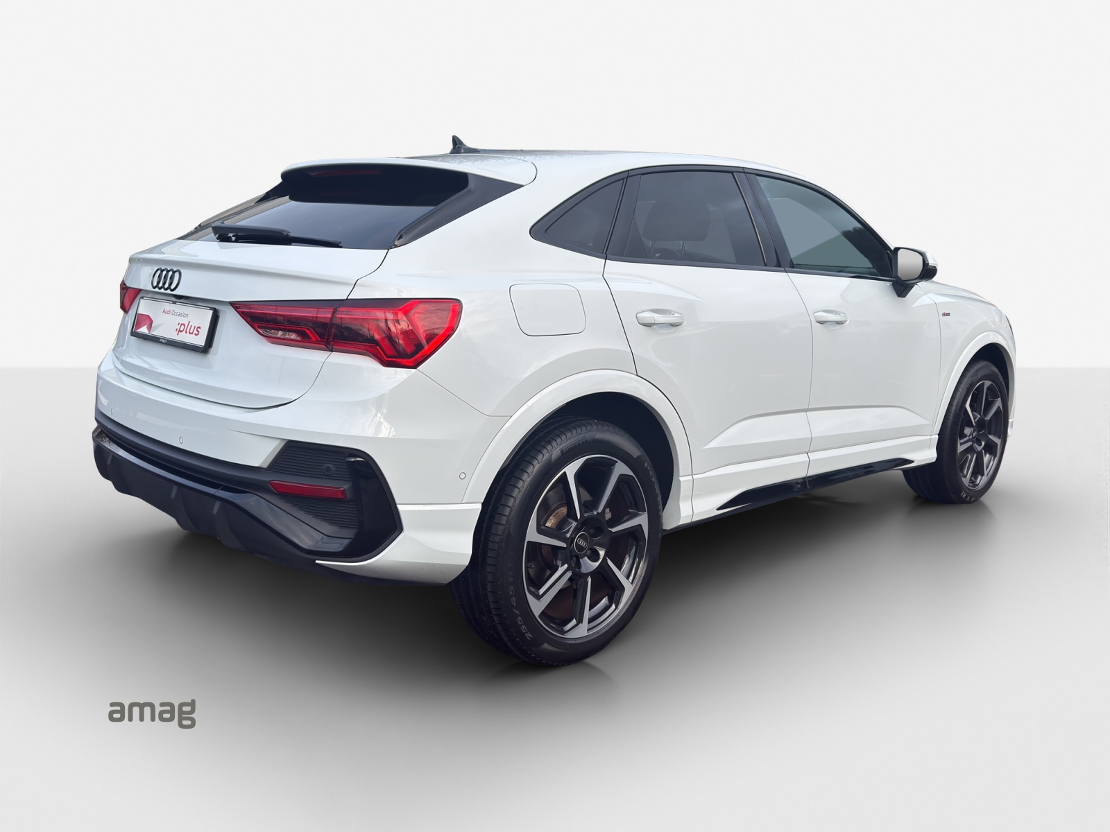 AUDI Q3 Sportback 45 TFSI e S line Attraction S-tronic-image-4