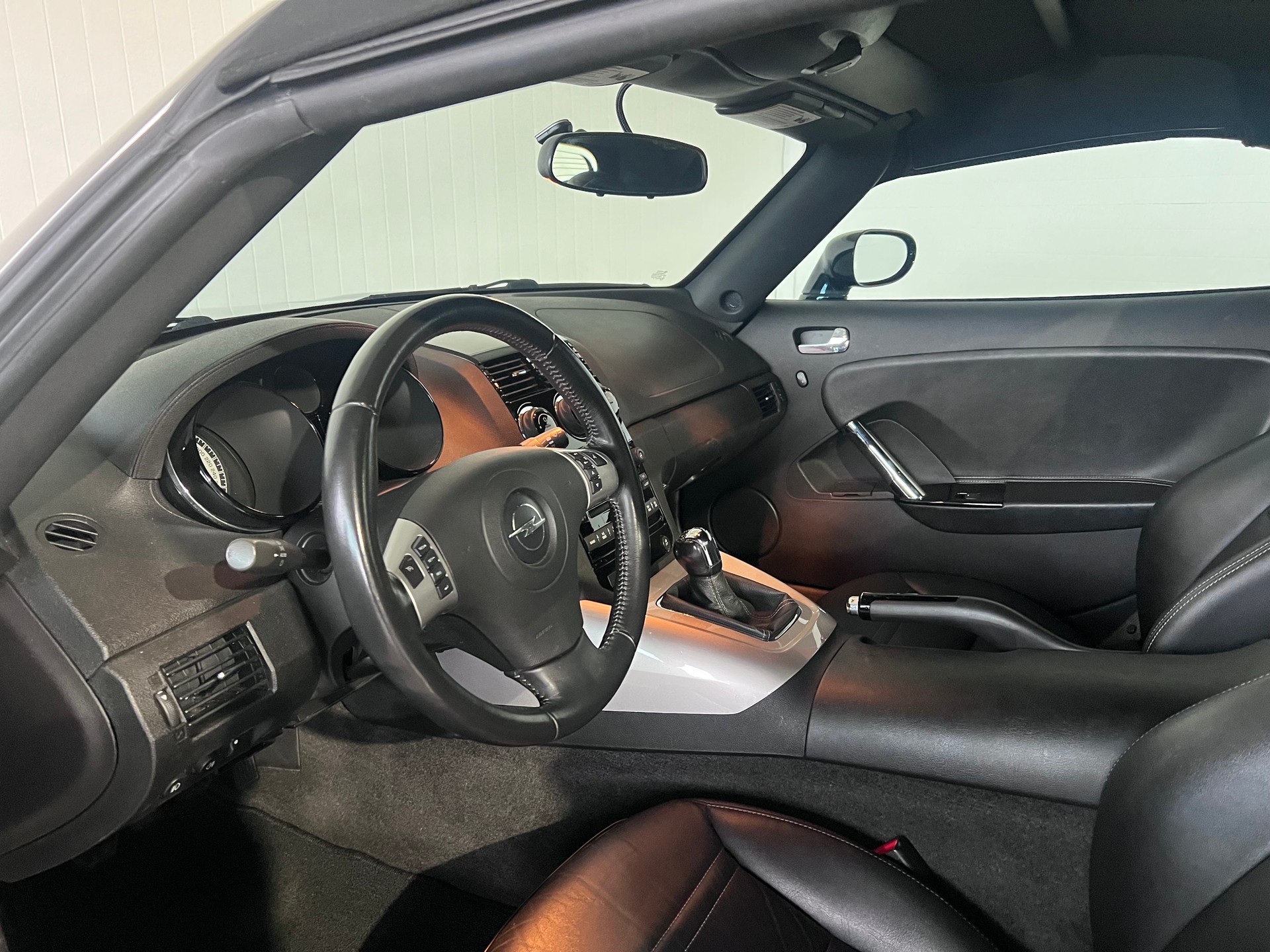 OPEL GT 2.0 Turbo-image-17