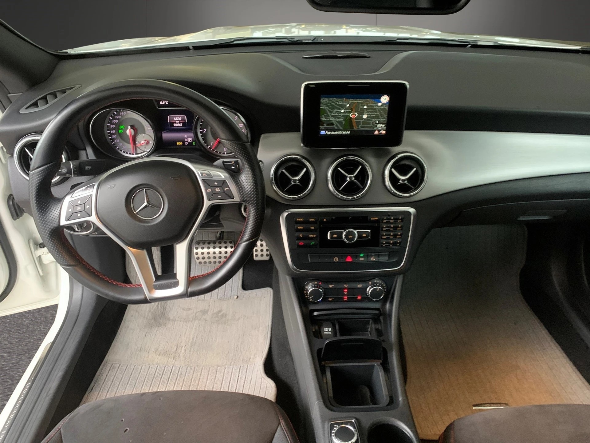 MERCEDES-BENZ CLA 220 CDI AMG Line 7G-DCT-image-7