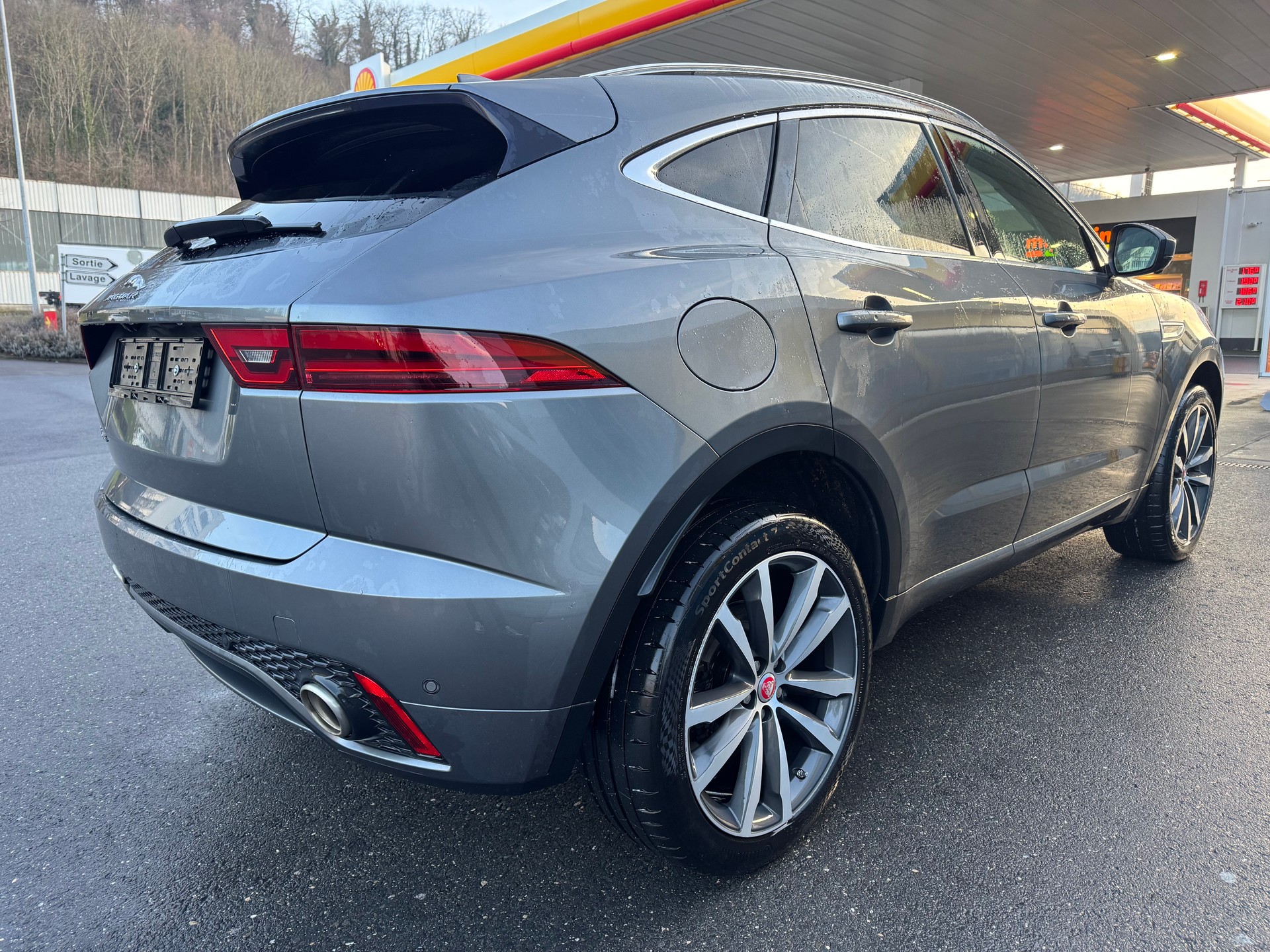 JAGUAR E-Pace 2.0 P250 R-Dynamic HSE AWD-image-5