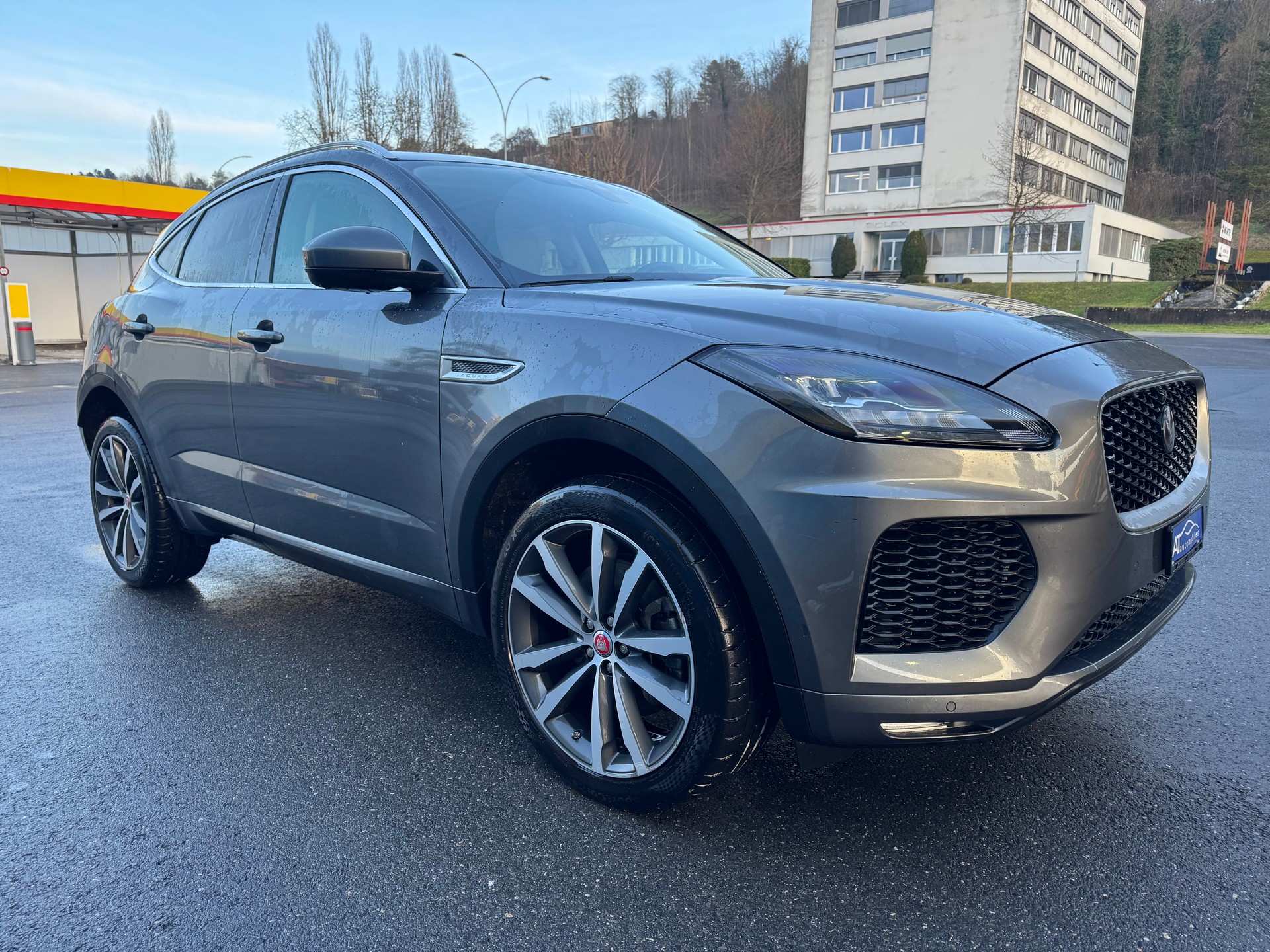 JAGUAR E-Pace 2.0 P250 R-Dynamic HSE AWD-image-3