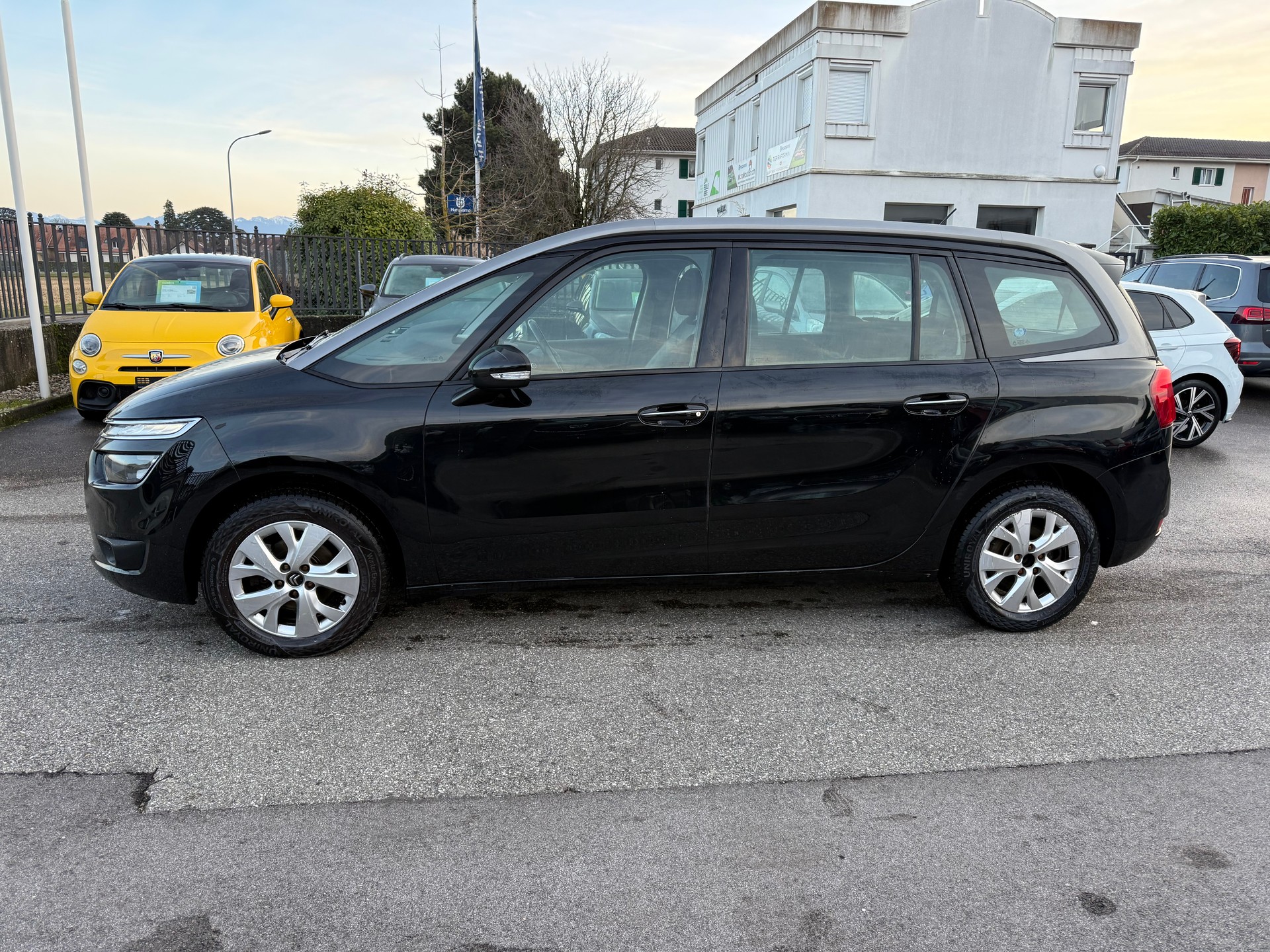 CITROEN Grand C4 Picasso 1.6 e-HDi Attraction EGS6-image-2