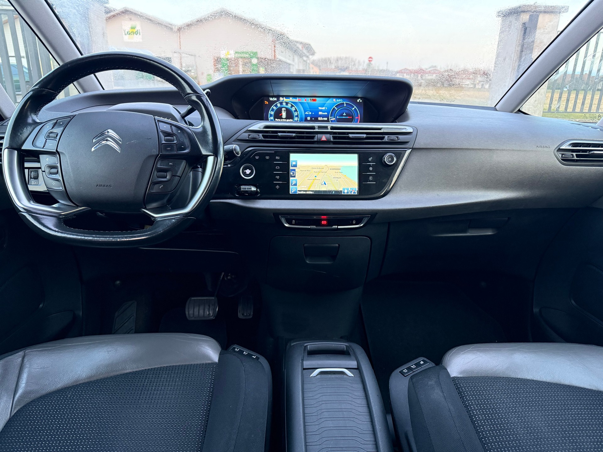 CITROEN Grand C4 Picasso 1.6 e-HDi Attraction EGS6-image-12