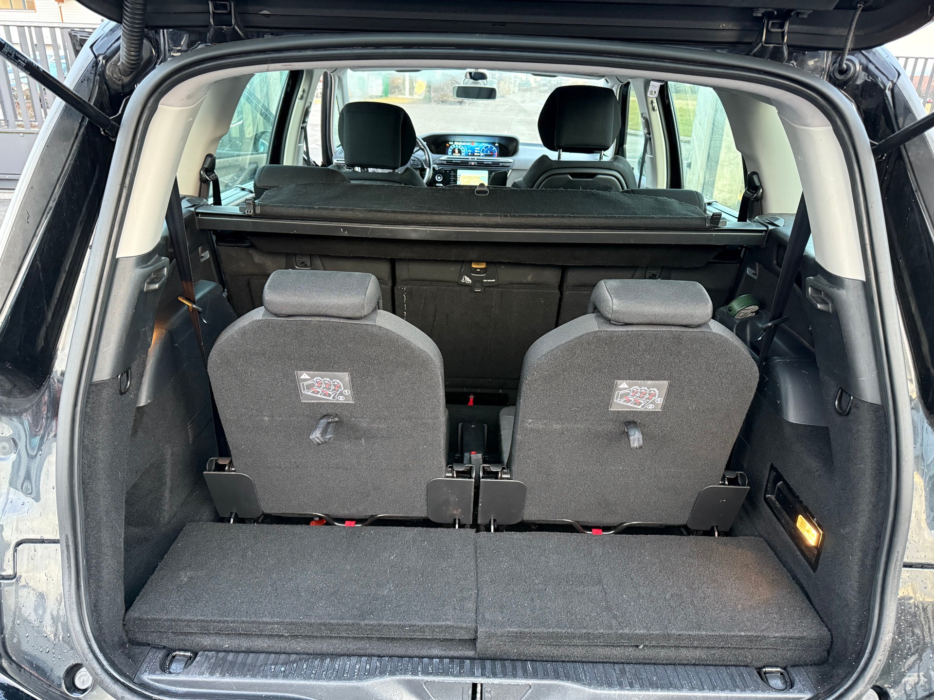 CITROEN Grand C4 Picasso 1.6 e-HDi Attraction EGS6-image-9