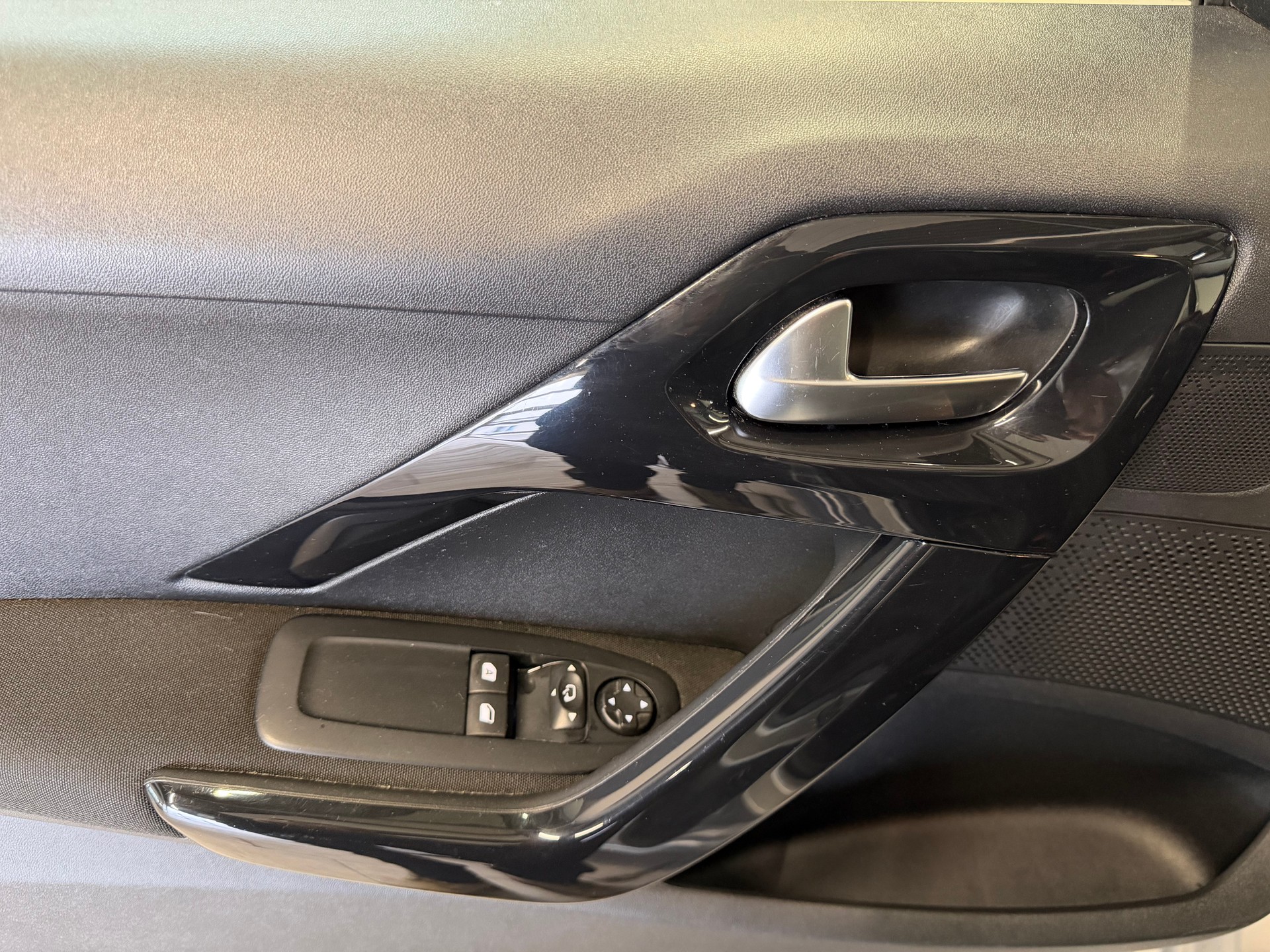PEUGEOT 208 1.2 PureTech Urban Soul ETG5-image-16