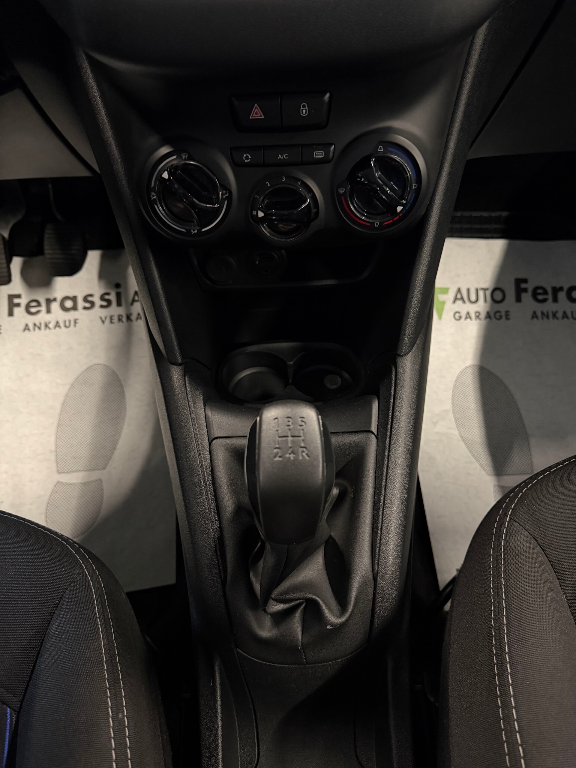 PEUGEOT 208 1.2 PureTech Urban Soul ETG5-image-15