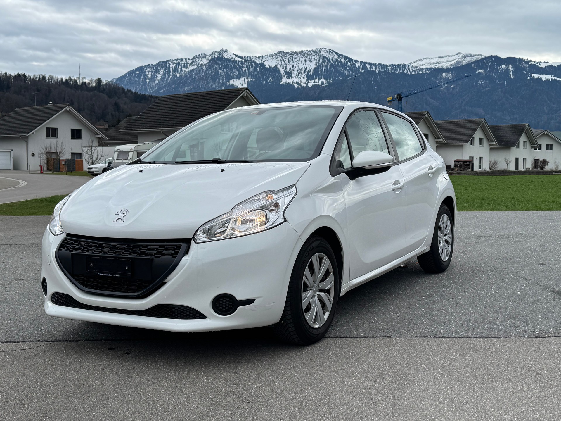 PEUGEOT 208 1.2 VTI Style-image-0