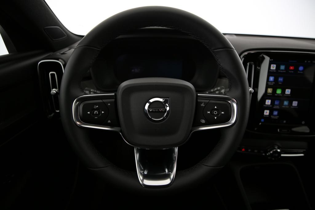 VOLVO XC40 E80 Twin Plus AWD-image-5