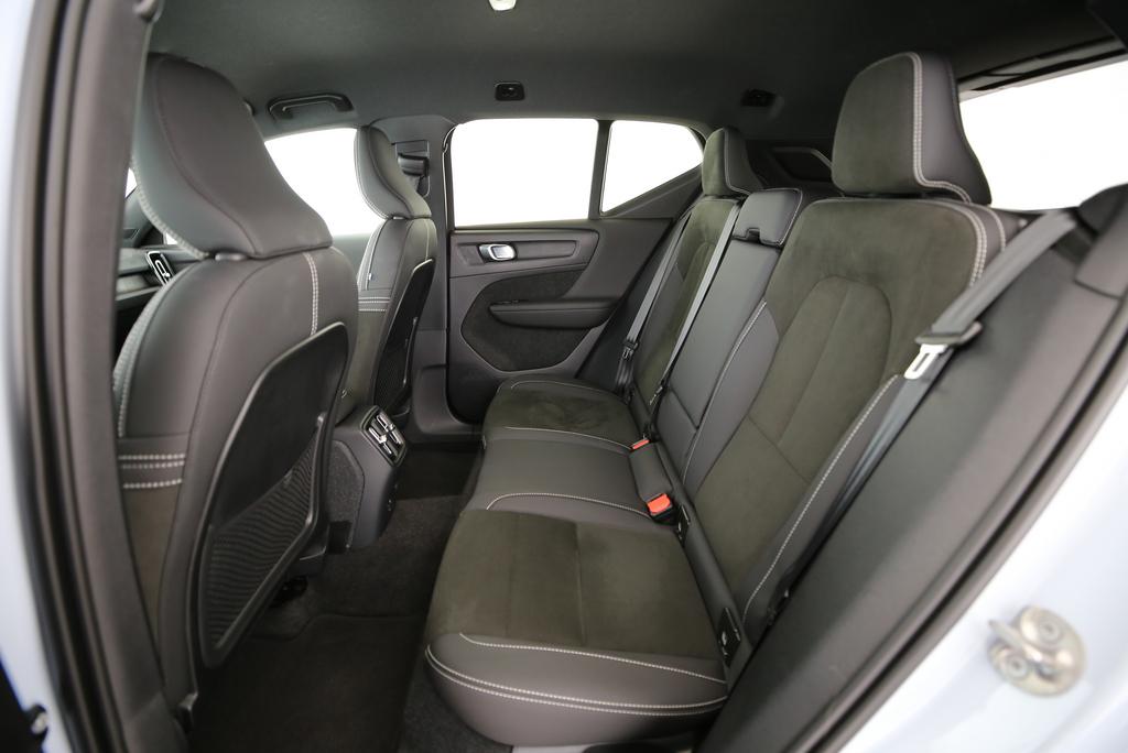 VOLVO XC40 E80 Twin Plus AWD-image-12