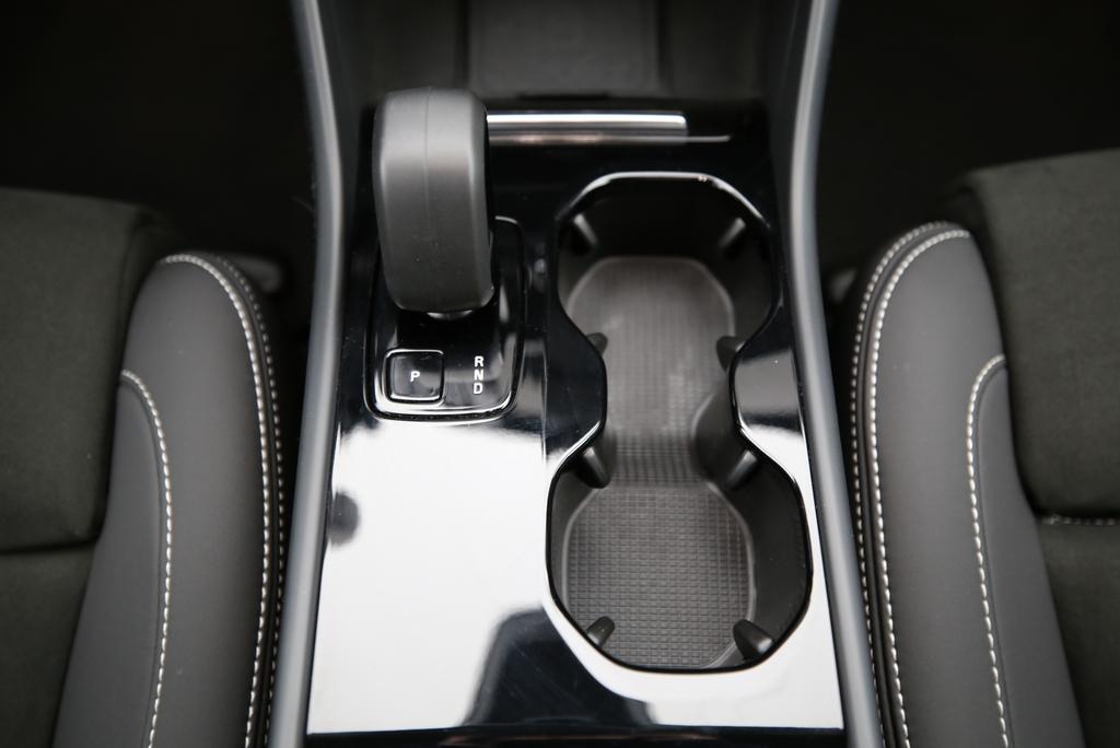 VOLVO XC40 E80 Twin Plus AWD-image-10