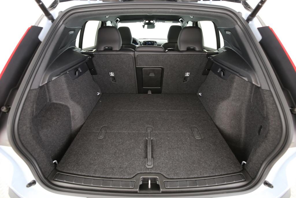 VOLVO XC40 E80 Twin Plus AWD-image-14