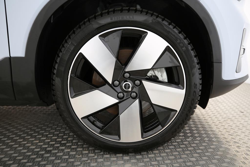 VOLVO XC40 E80 Twin Plus AWD-image-13