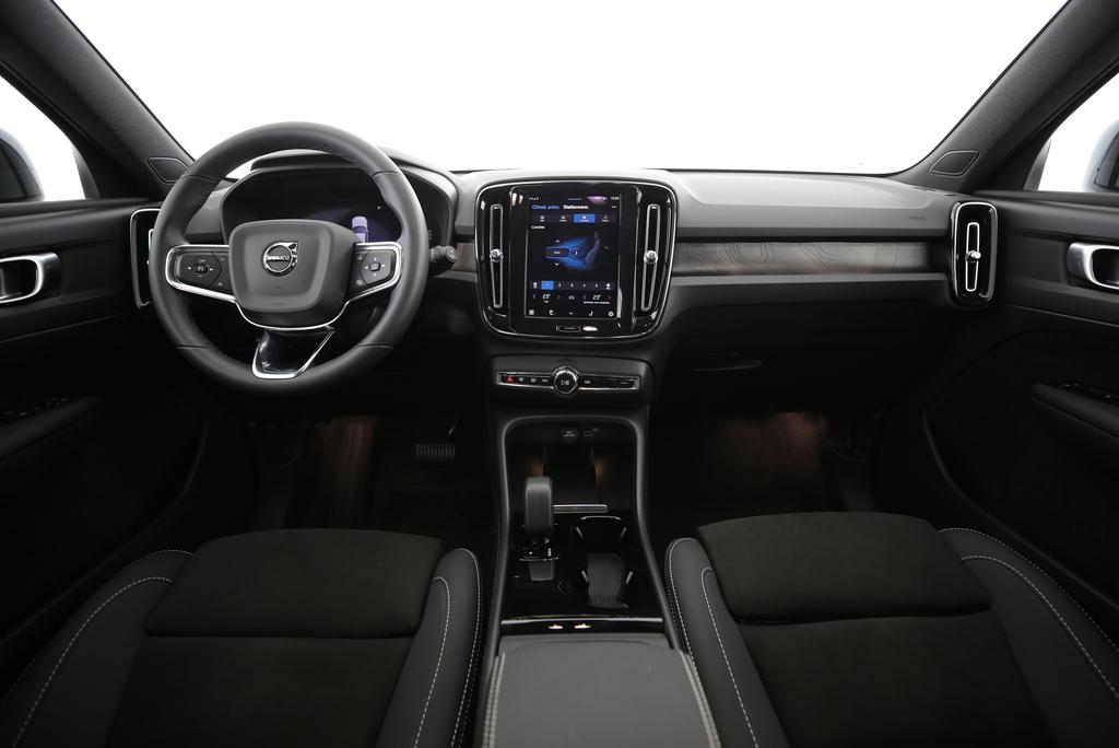 VOLVO XC40 E80 Twin Plus AWD-image-4