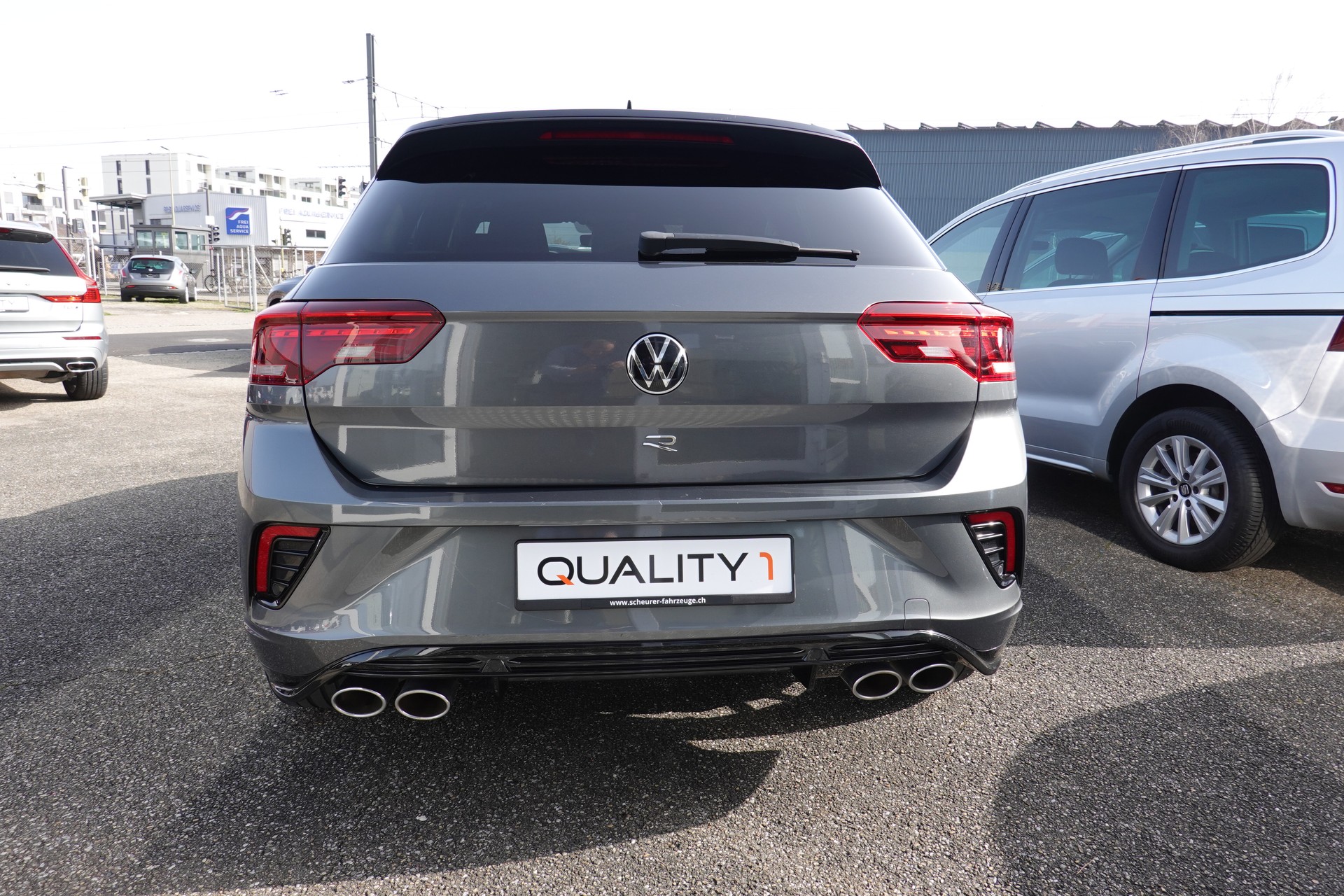 VW T-ROC 2.0 TSI - R - DSG - 4MOTION - 301 PS-image-2