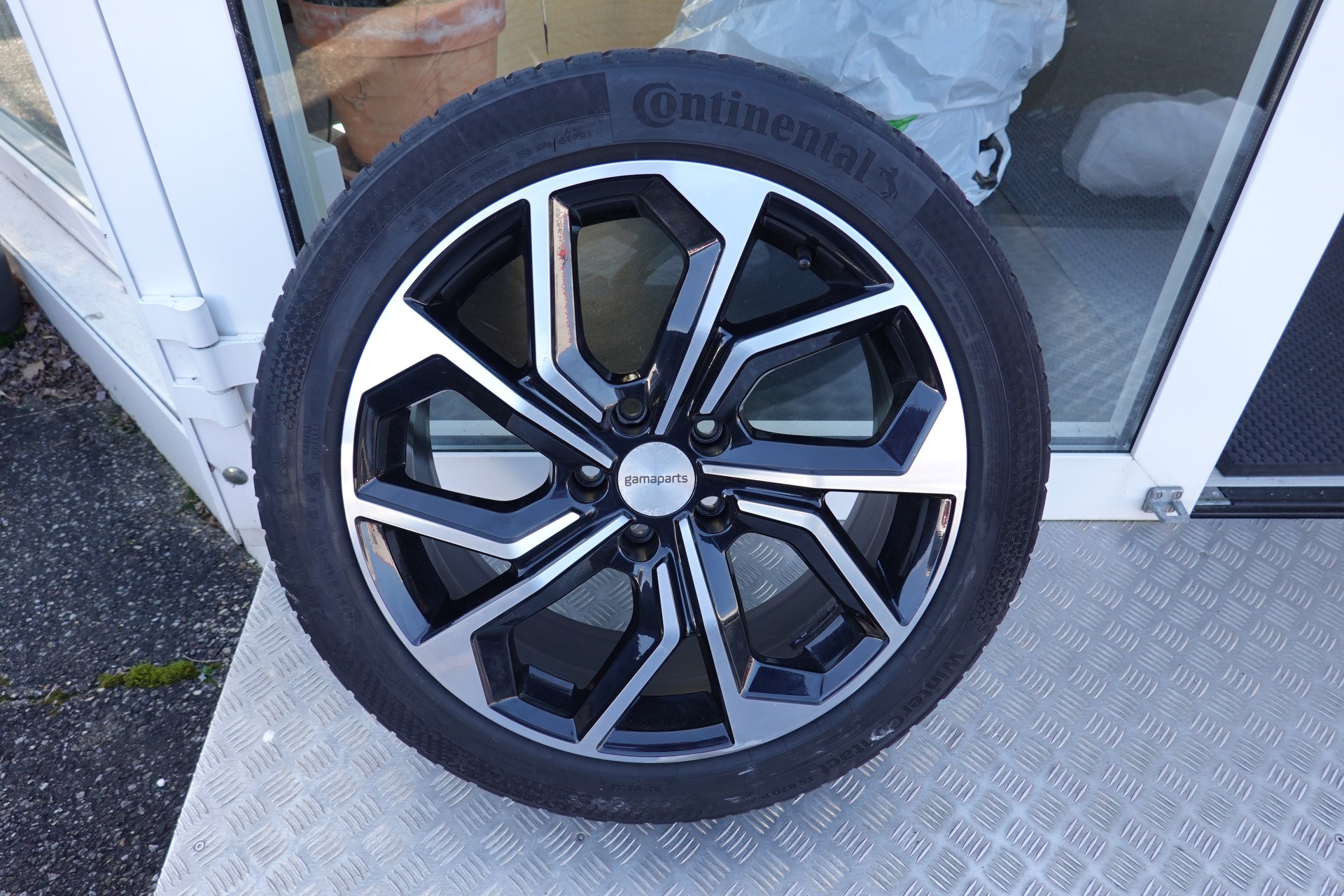 VW T-ROC 2.0 TSI - R - DSG - 4MOTION - 301 PS-image-8