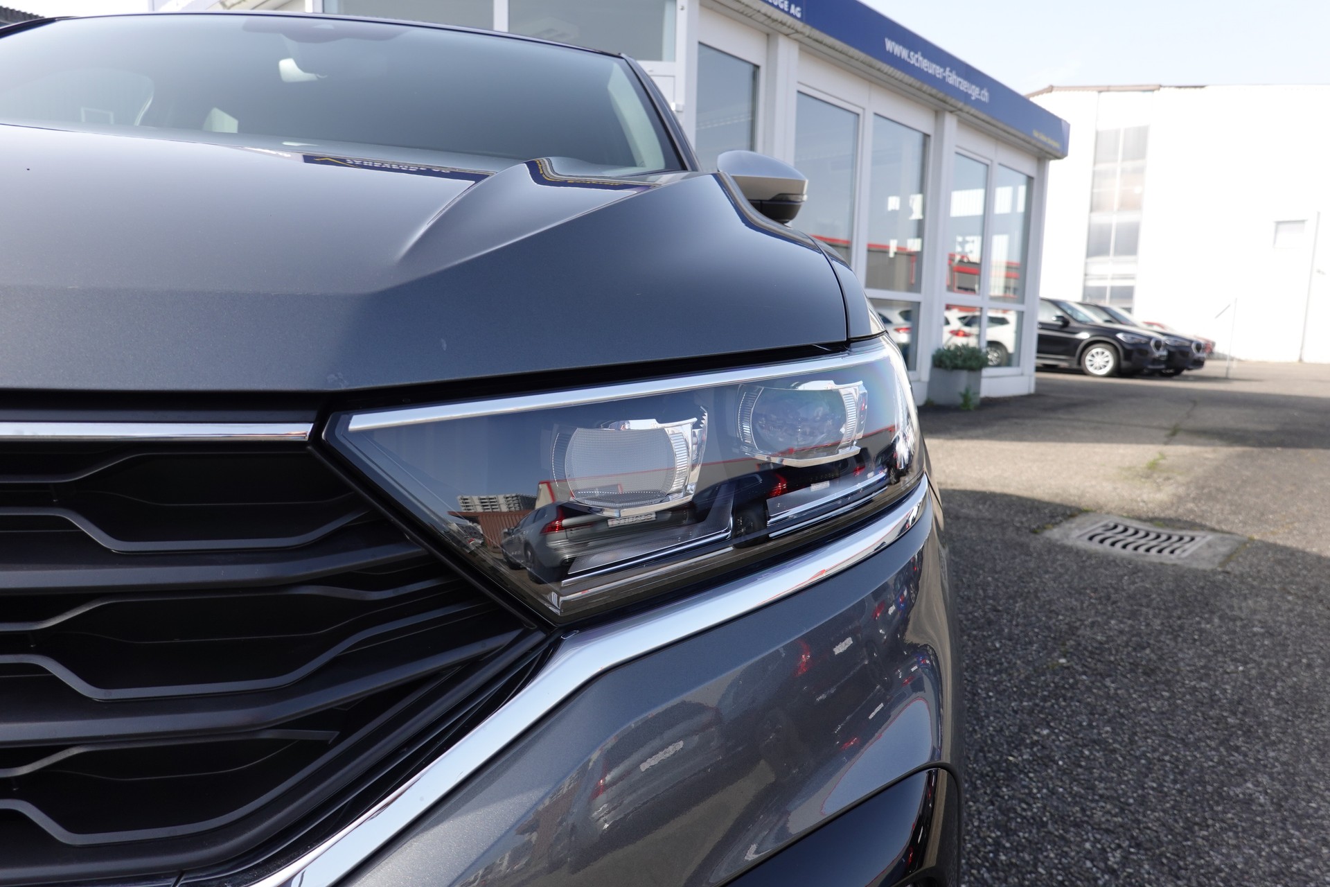 VW T-ROC 2.0 TSI - R - DSG - 4MOTION - 301 PS-image-6