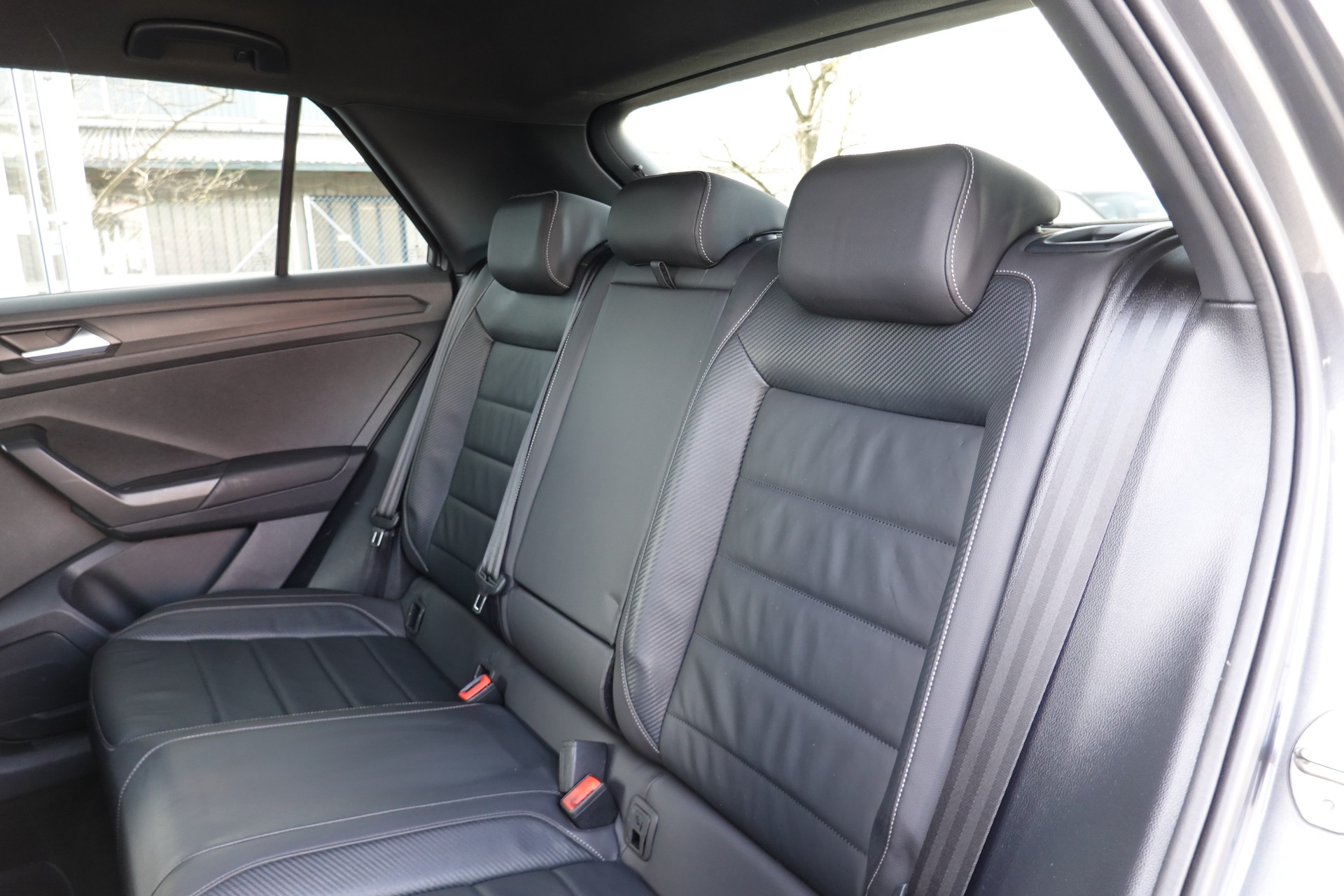 VW T-ROC 2.0 TSI - R - DSG - 4MOTION - 301 PS-image-15