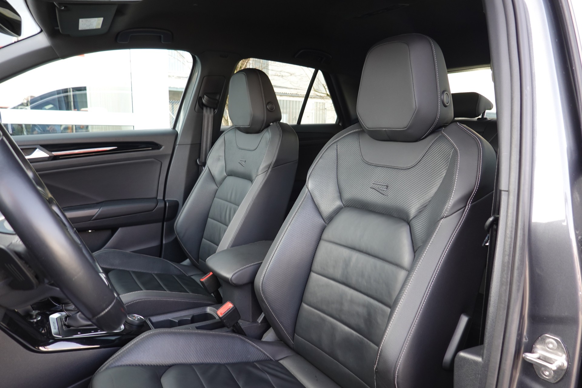 VW T-ROC 2.0 TSI - R - DSG - 4MOTION - 301 PS-image-14