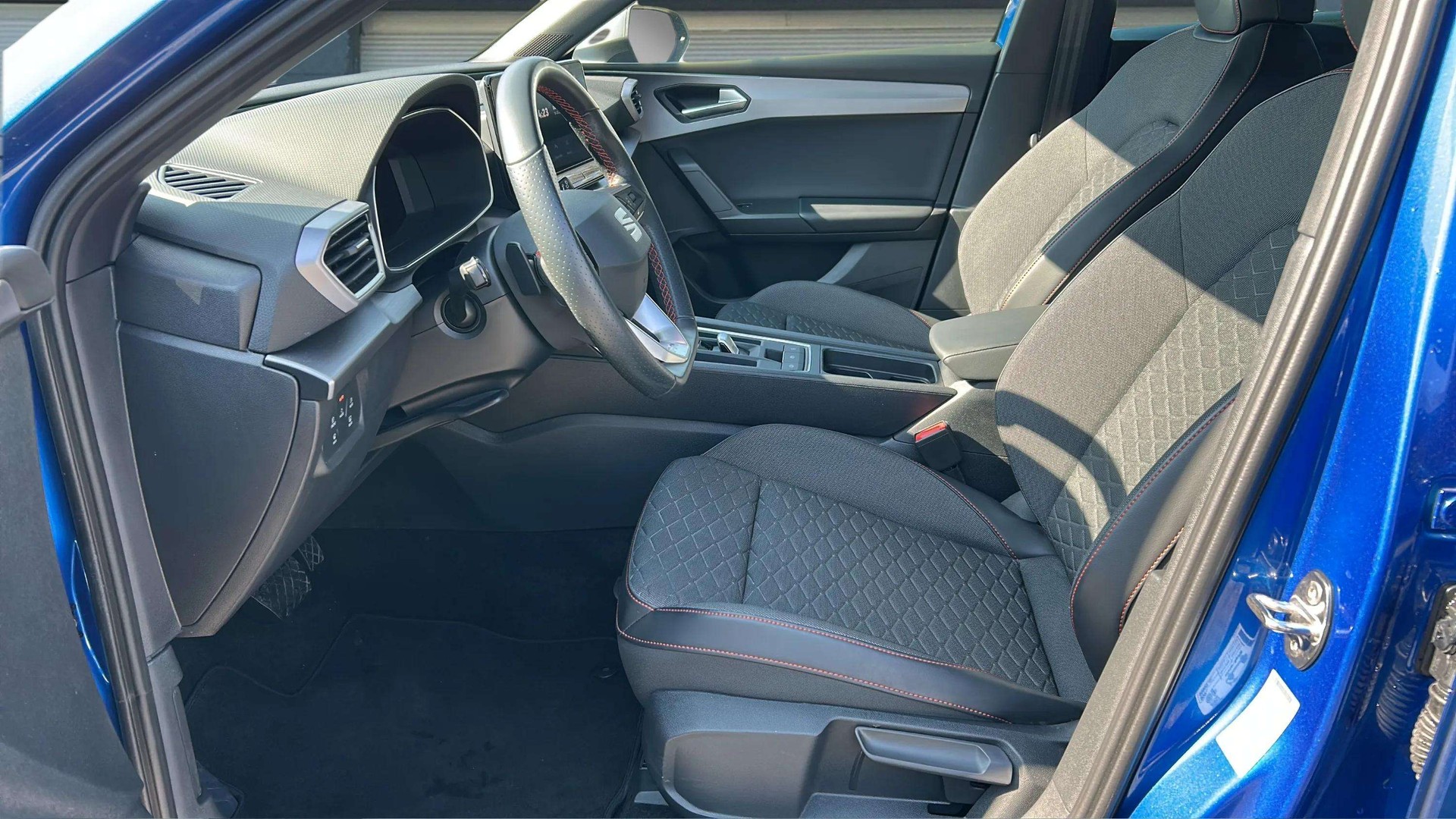 SEAT Leon 1.5 eTSI mHEV DSG FR mit 5J Werksgarantie oder bis 100000km-image-10