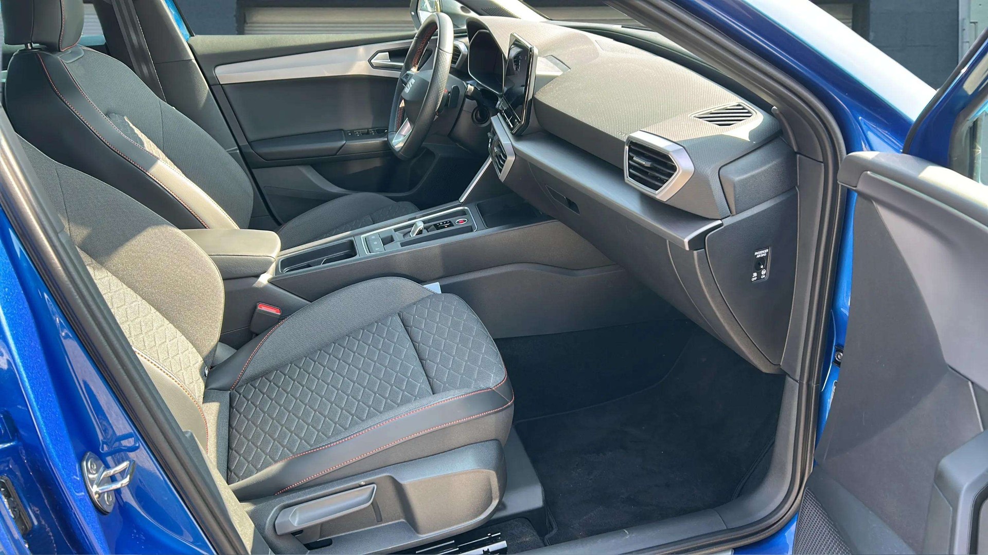 SEAT Leon 1.5 eTSI mHEV DSG FR mit 5J Werksgarantie oder bis 100000km-image-11