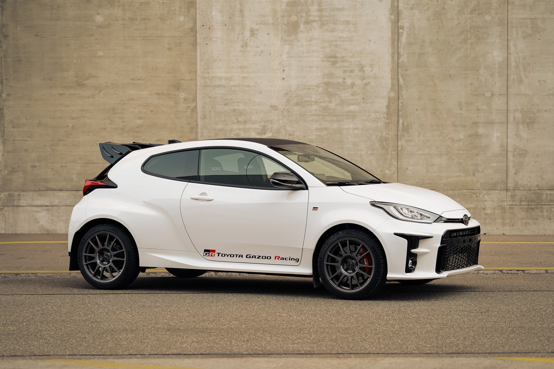 TOYOTA Yaris 1.6 GR Sport-image-0