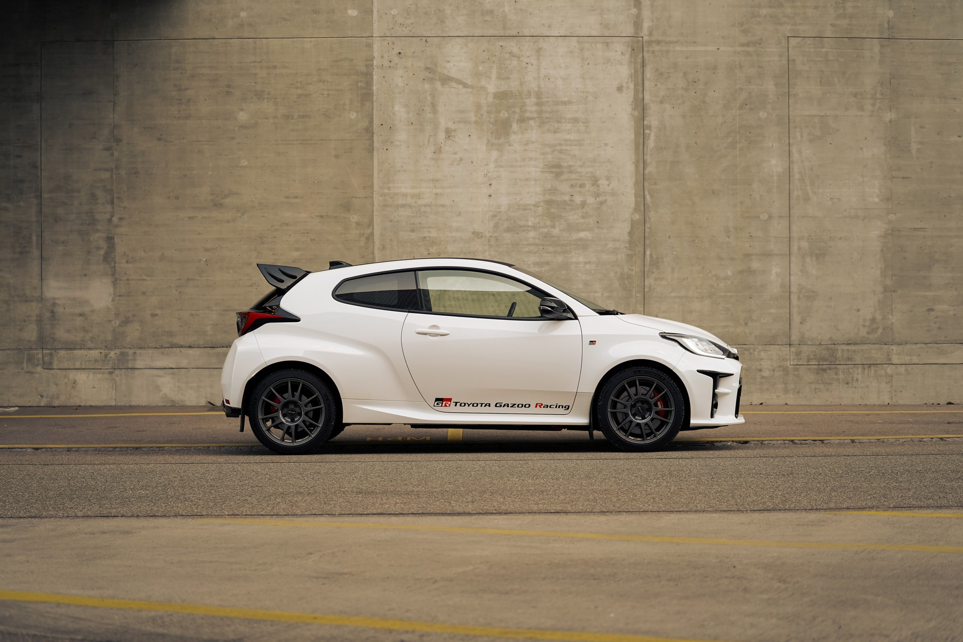 TOYOTA Yaris 1.6 GR Sport-image-4