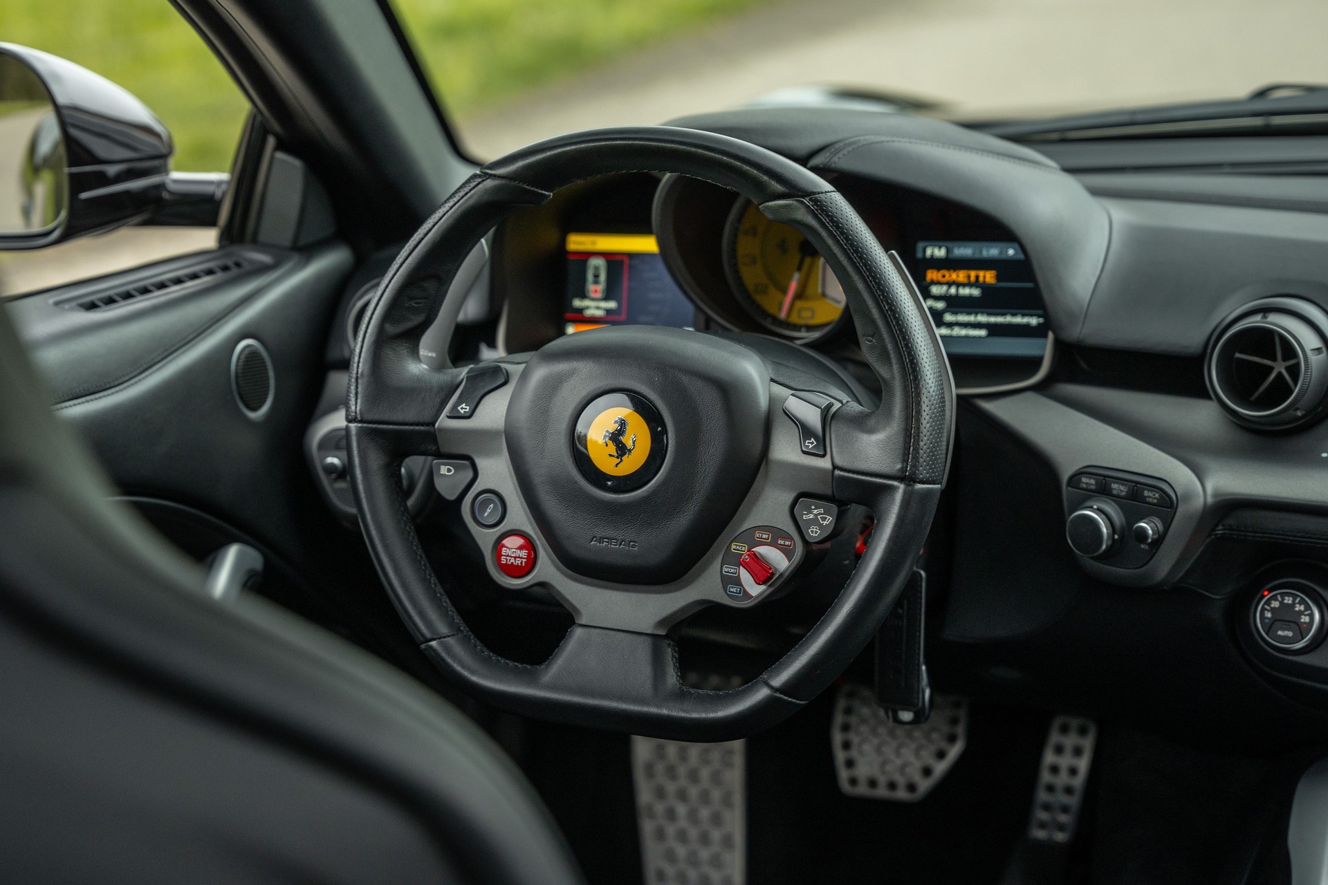 FERRARI F12 Berlinetta-image-14