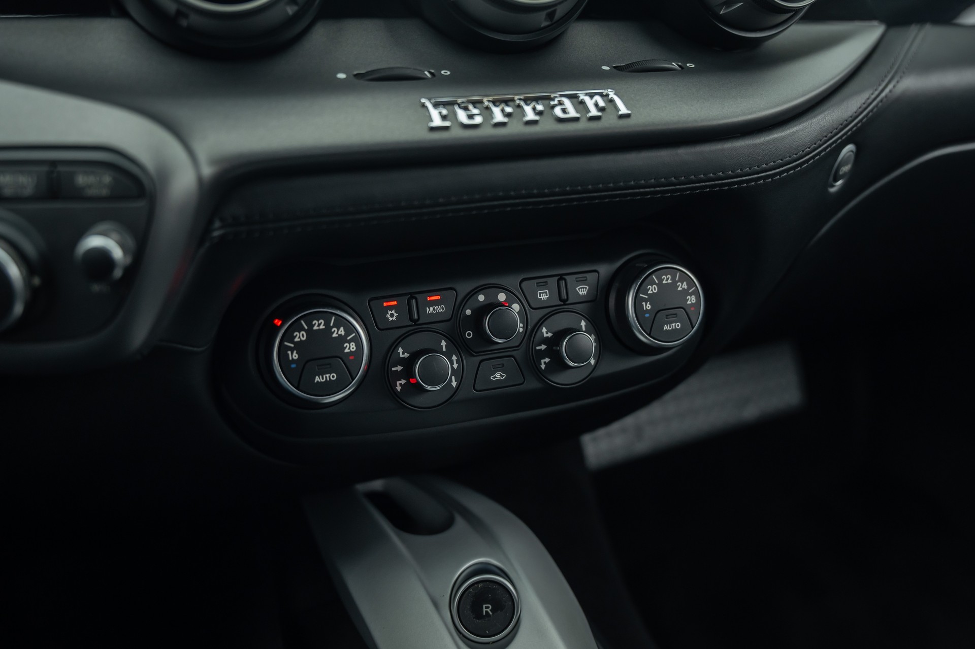 FERRARI F12 Berlinetta-image-27