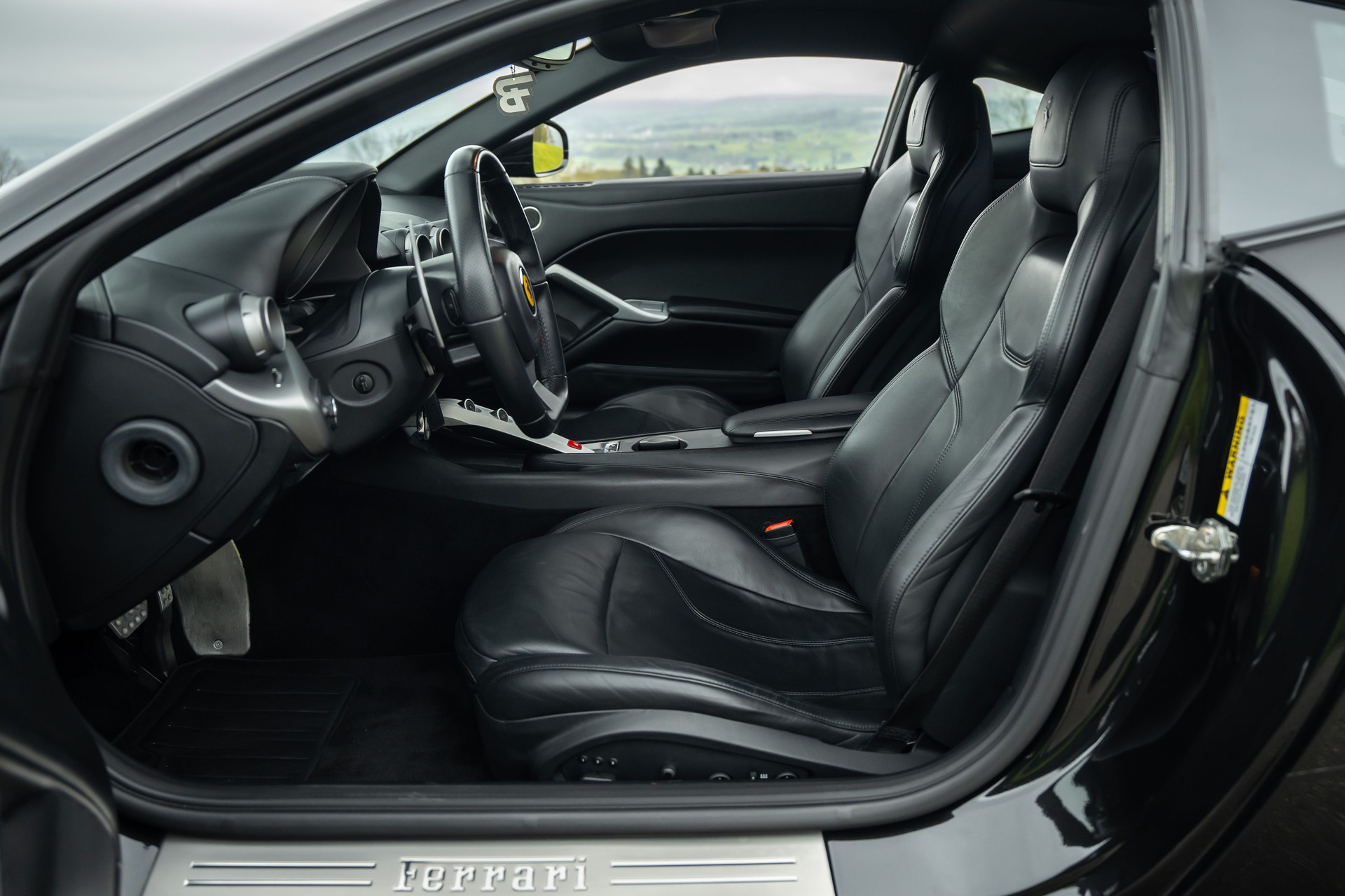 FERRARI F12 Berlinetta-image-16