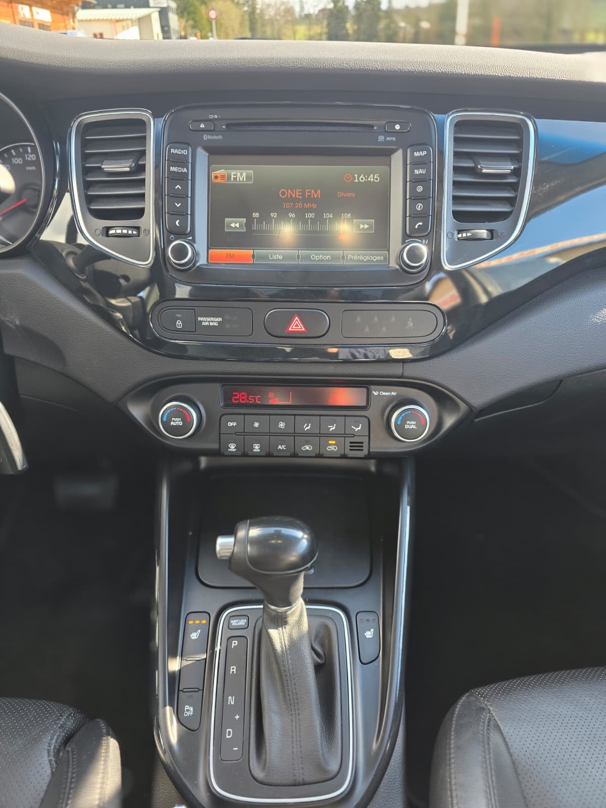 KIA Carens 1.7 CRDi Trend DCT-image-10