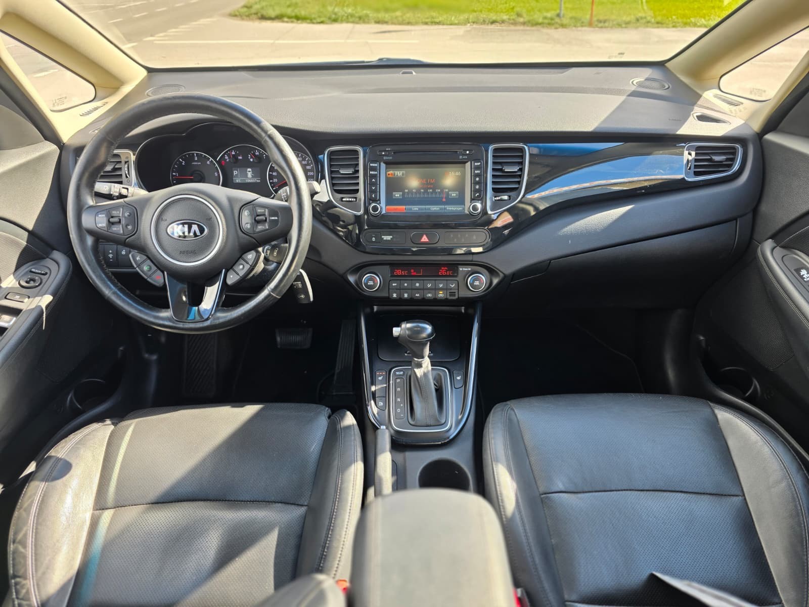 KIA Carens 1.7 CRDi Trend DCT-image-6
