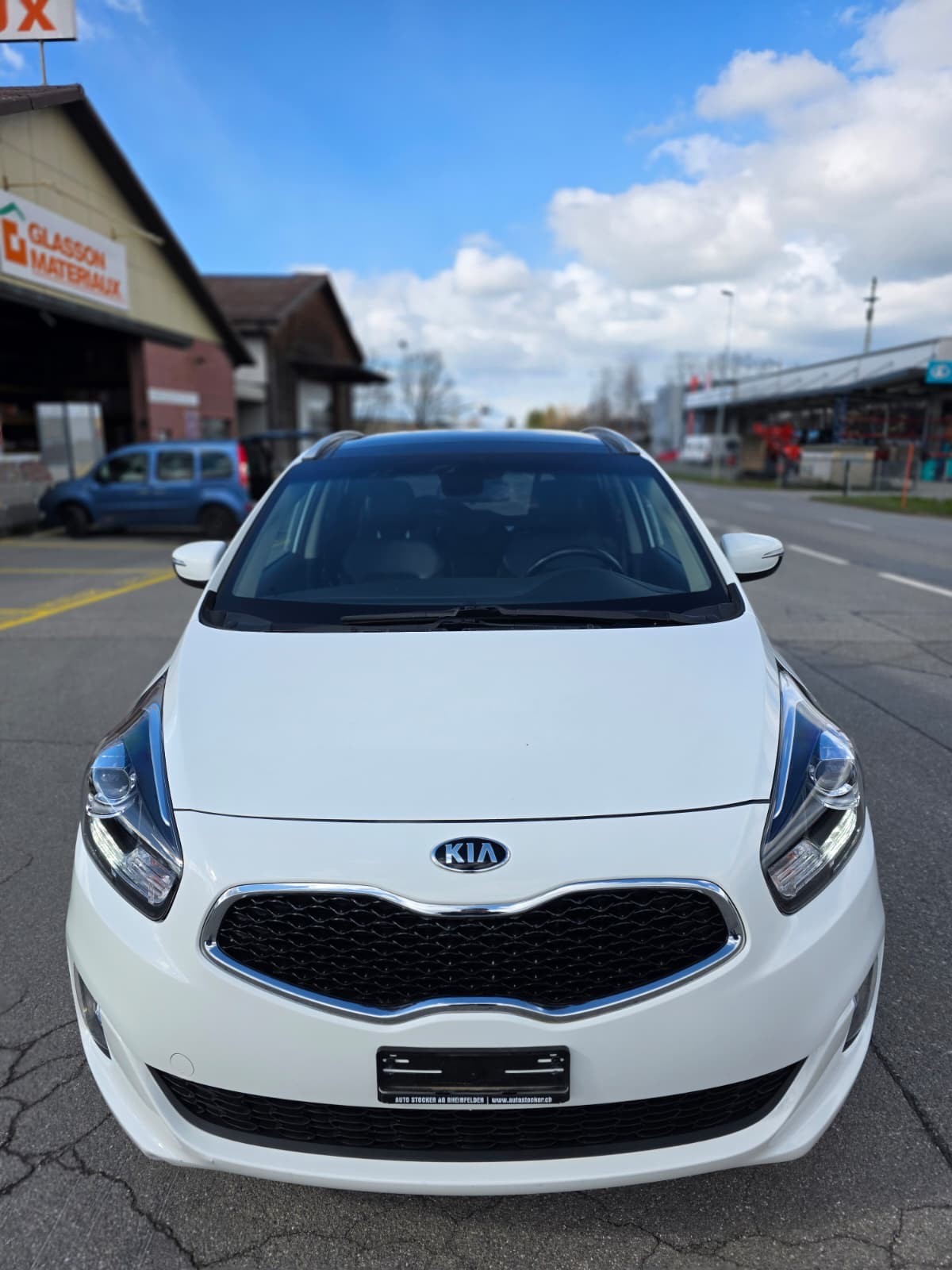 KIA Carens 1.7 CRDi Trend DCT-image-4