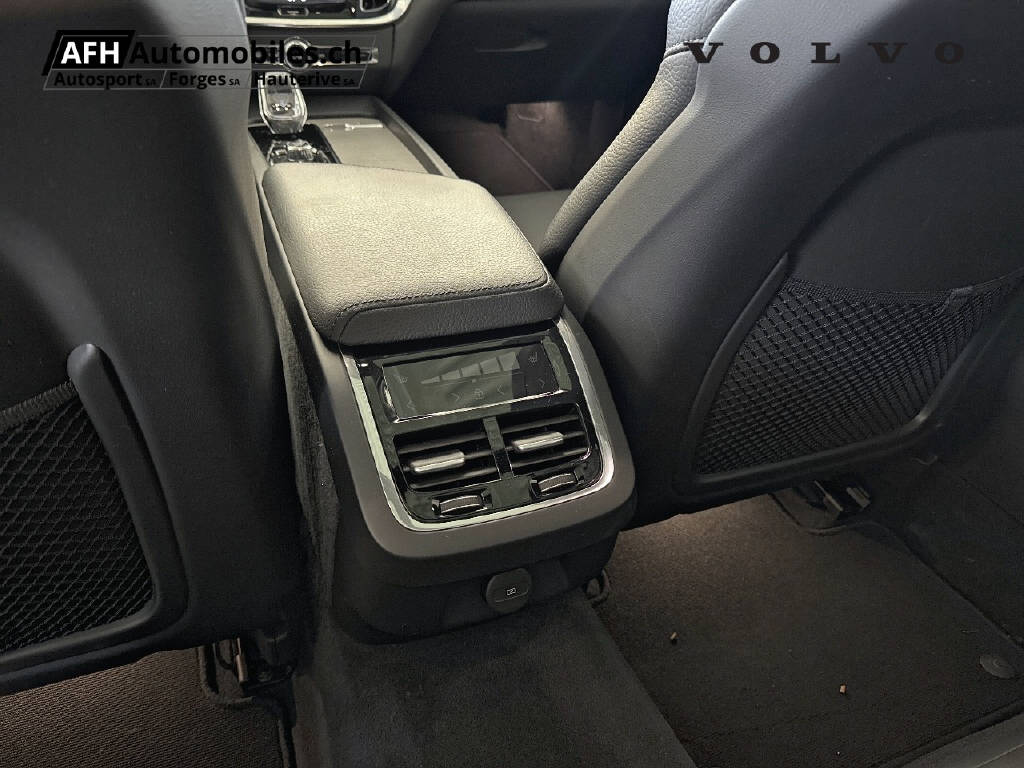 VOLVO V60 2.0 B4 Inscription-image-11