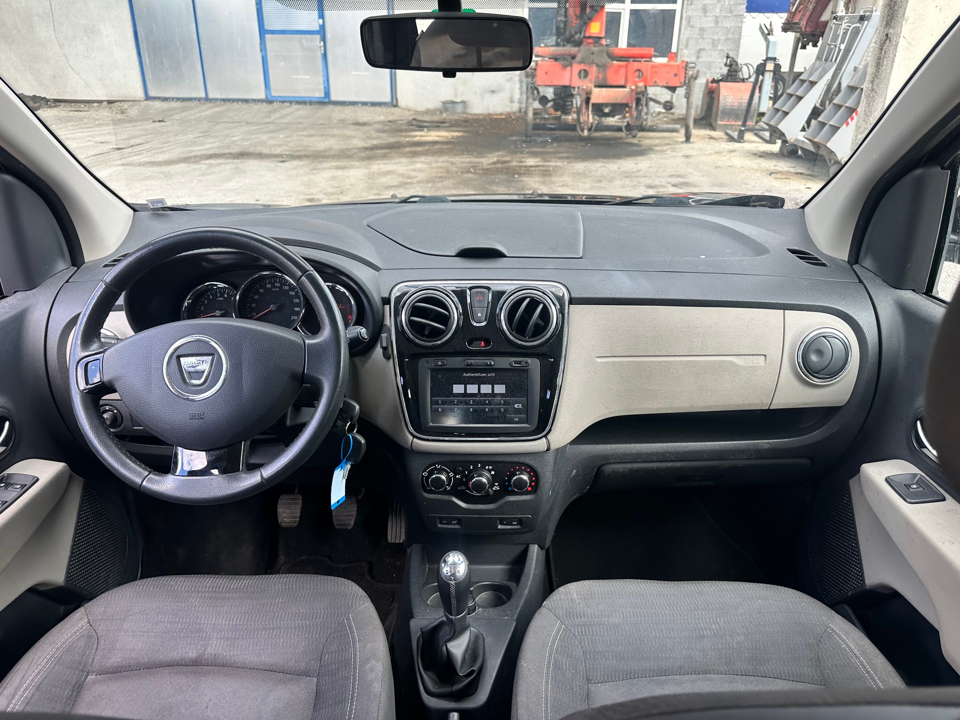 DACIA Lodgy 1.2 Turbo Ambiance 7PL-image-9