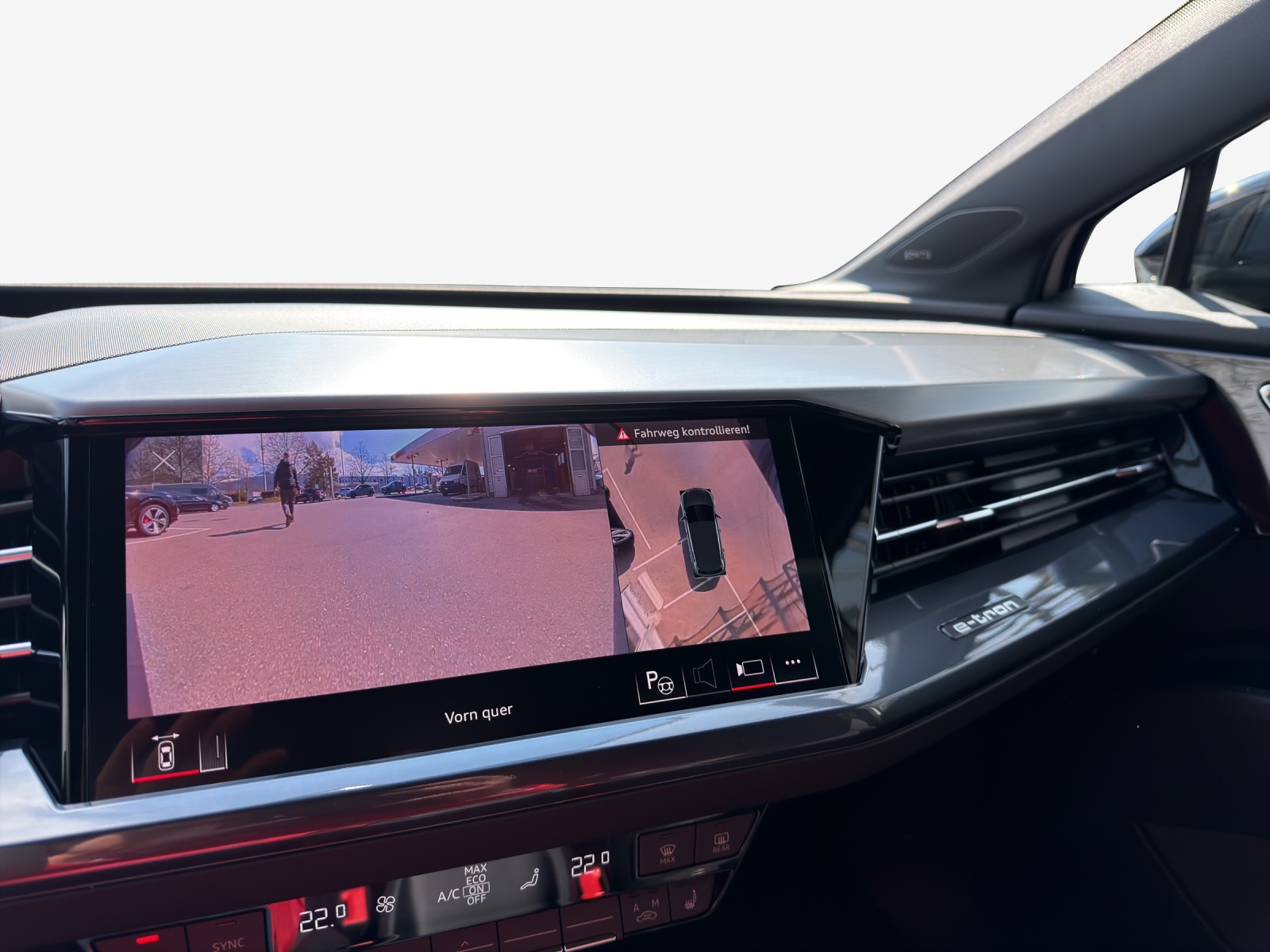 AUDI Q4 e-tron 45 quattro-image-15