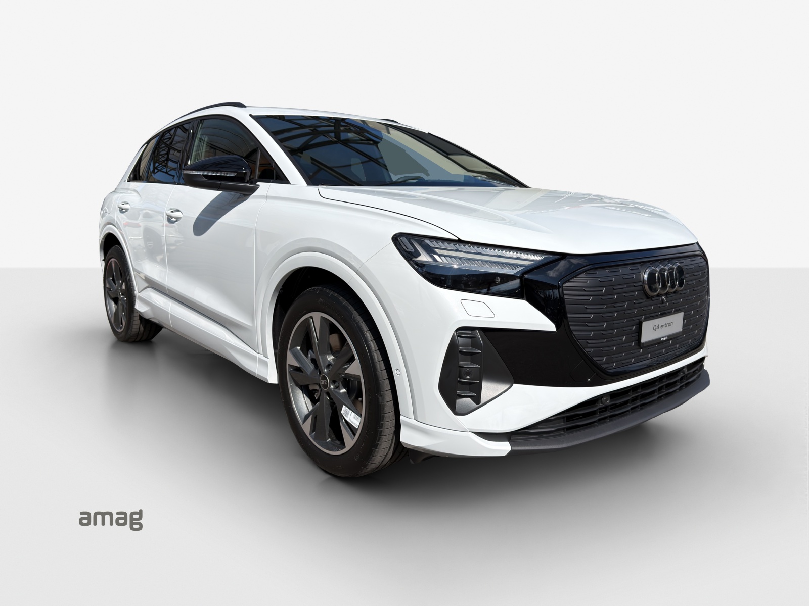 AUDI Q4 e-tron 45 quattro-image-5
