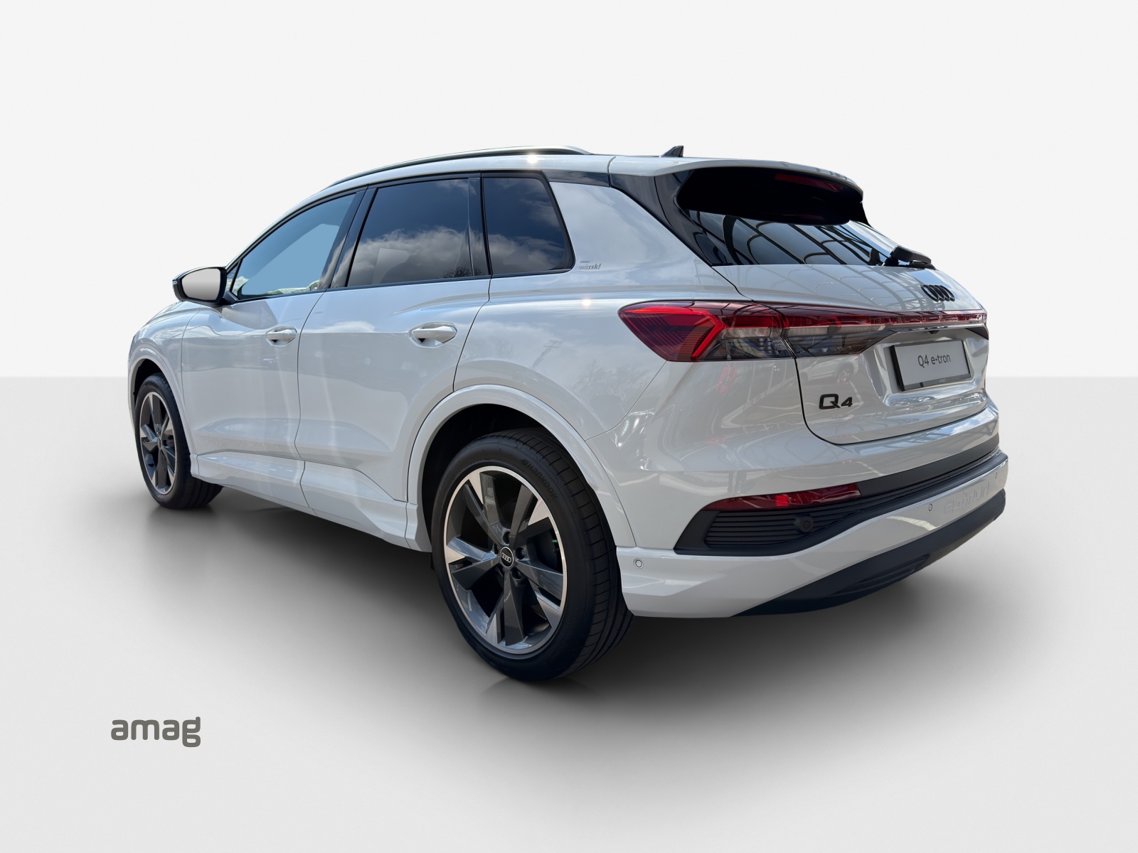 AUDI Q4 e-tron 45 quattro-image-2