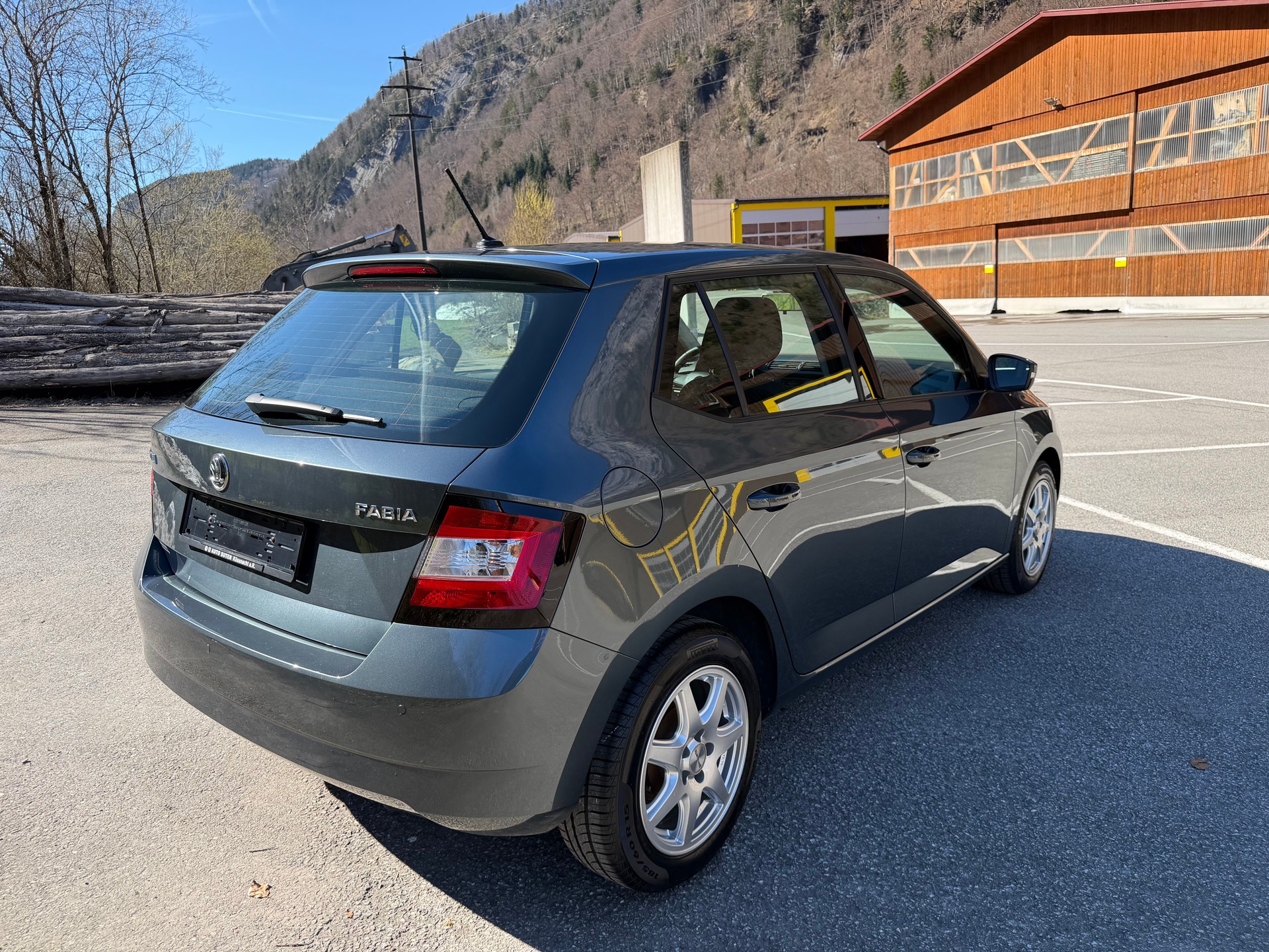 SKODA Fabia 1.0 Active-image-3