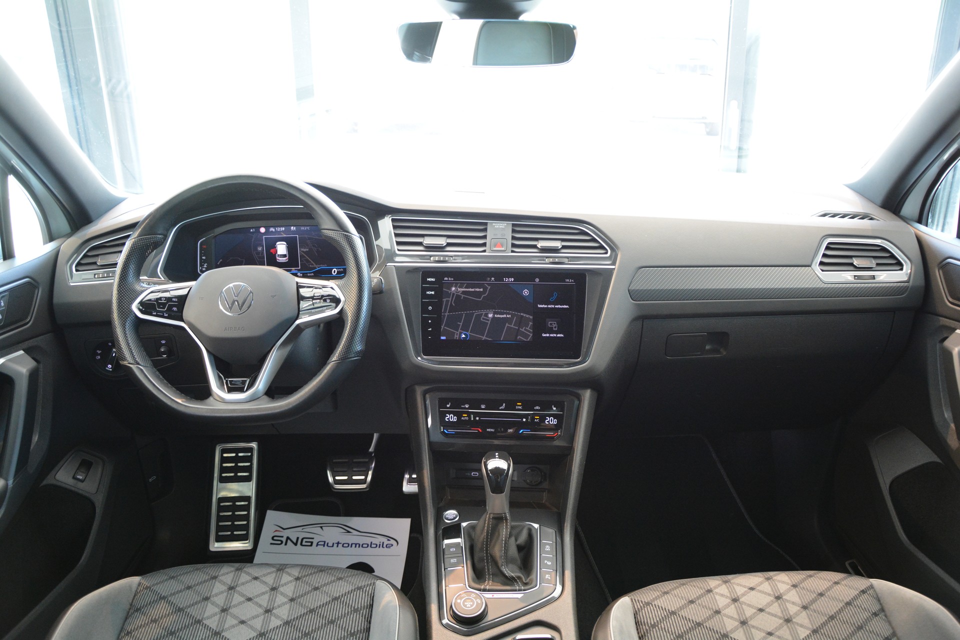 VW Tiguan 2.0TSI R-Line 4Motion DSG-image-11