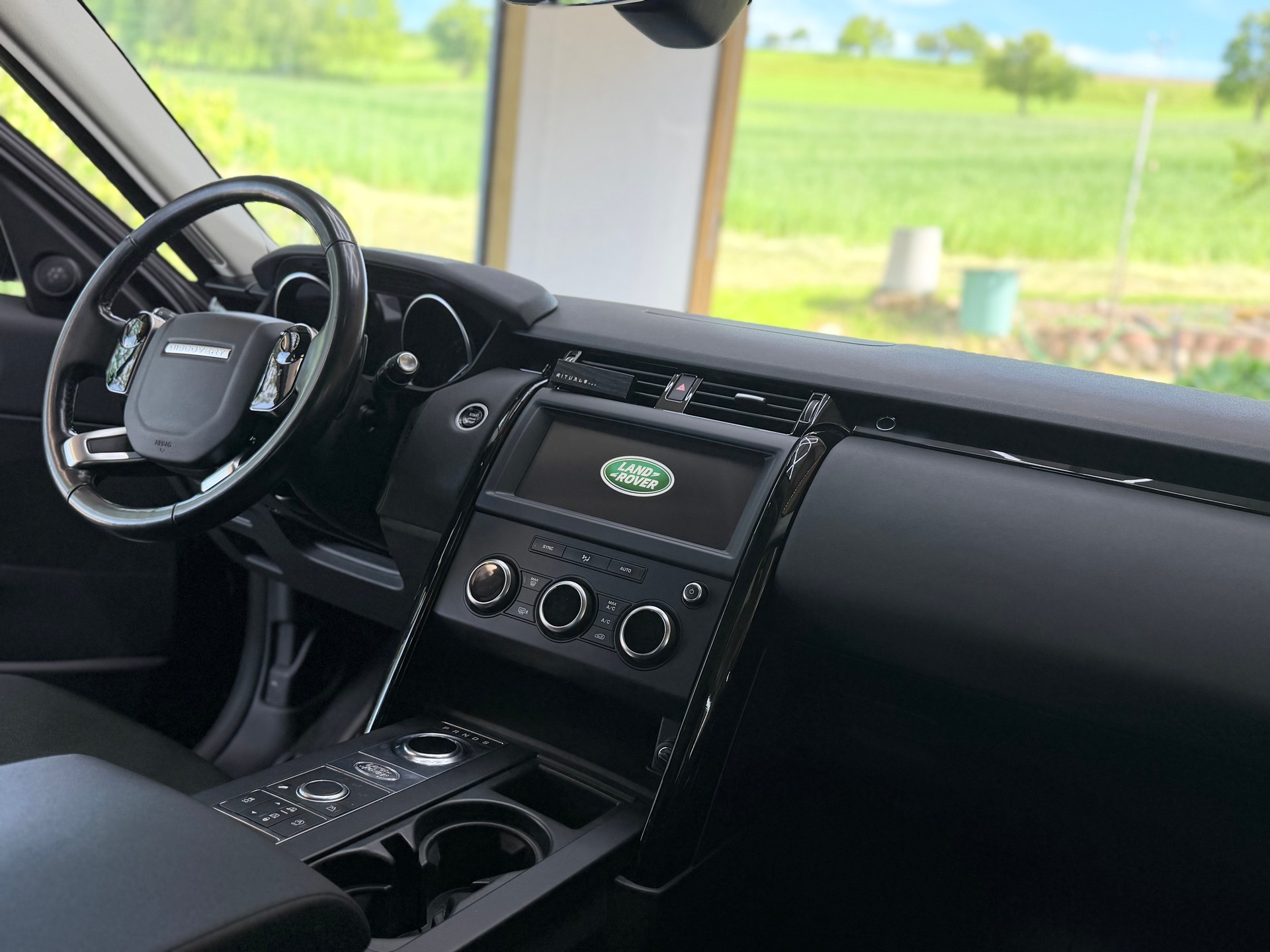 LAND ROVER Discovery 3.0 SDV6 HSE Automatic-image-6