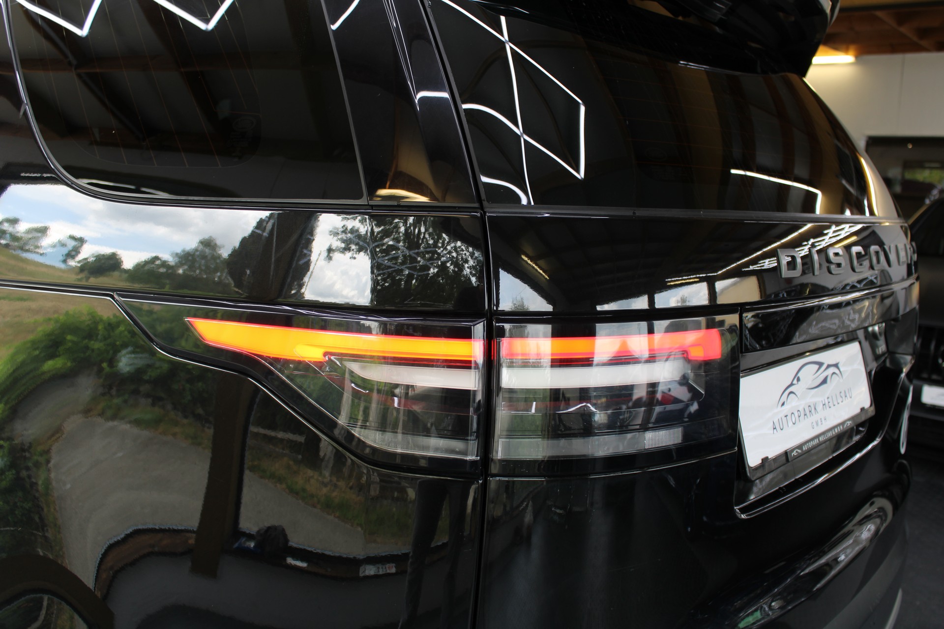 LAND ROVER Discovery 3.0 SDV6 HSE Automatic-image-11