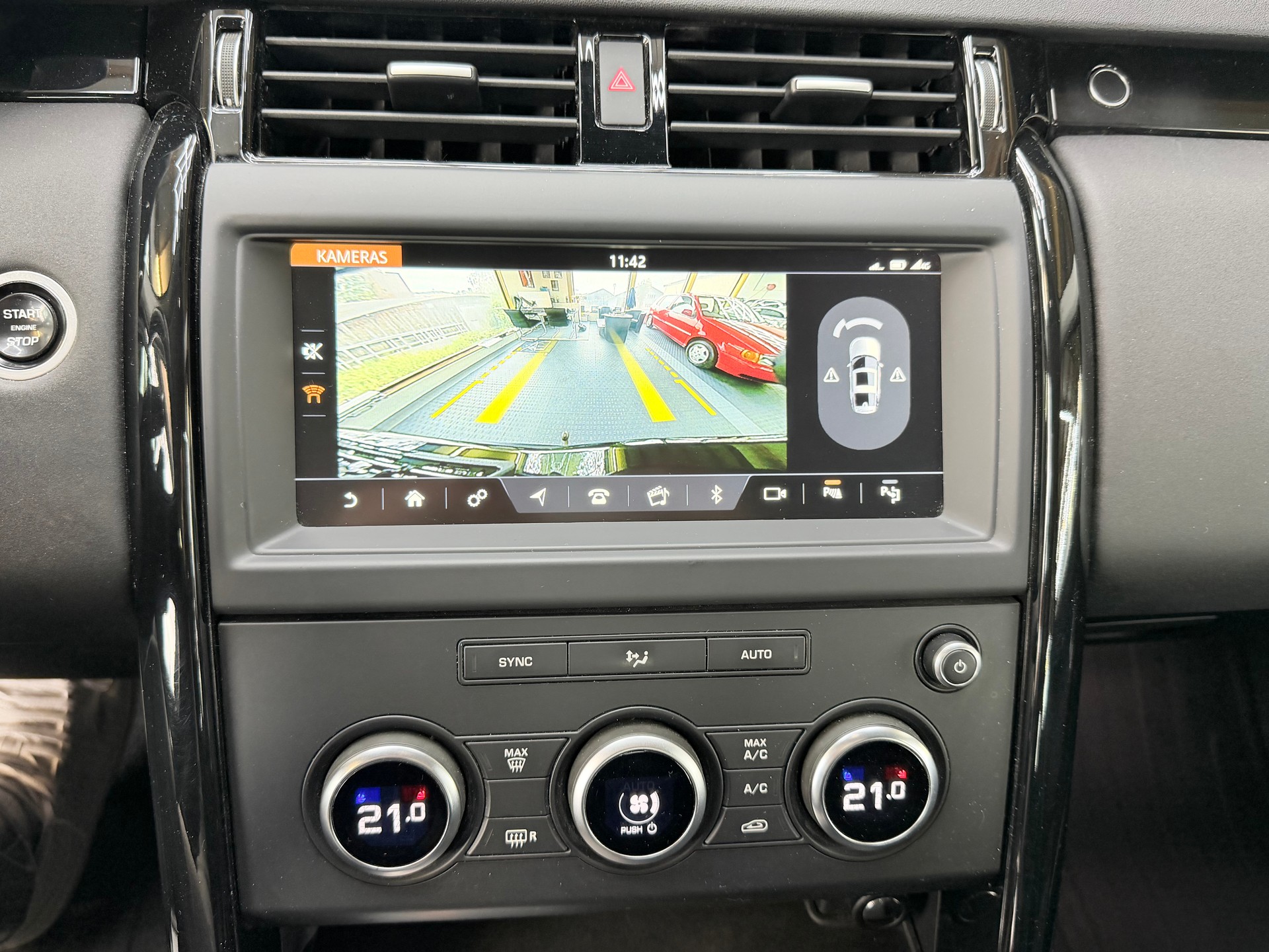 LAND ROVER Discovery 3.0 SDV6 HSE Automatic-image-8