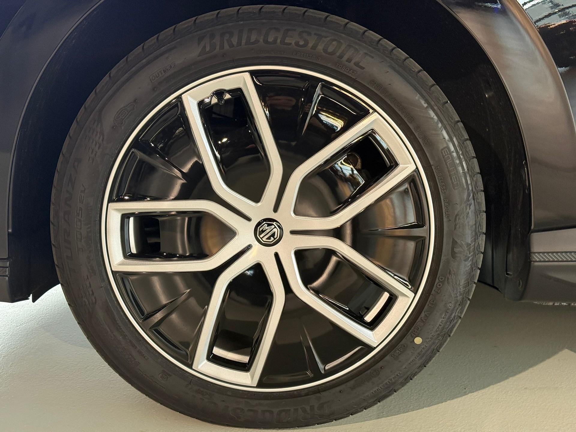 MG 4 EV 64kWh Luxury-image-19