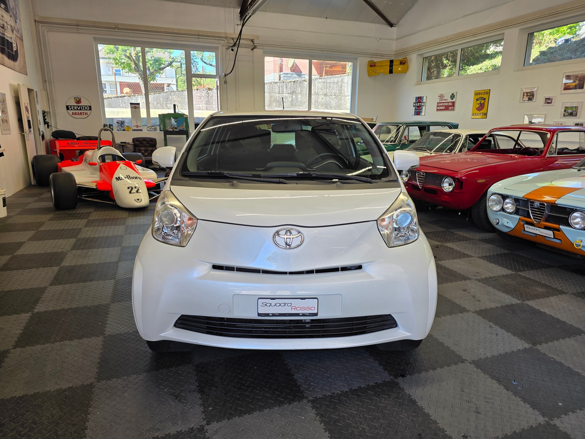 TOYOTA iQ 1.0 VVT-i-image-2