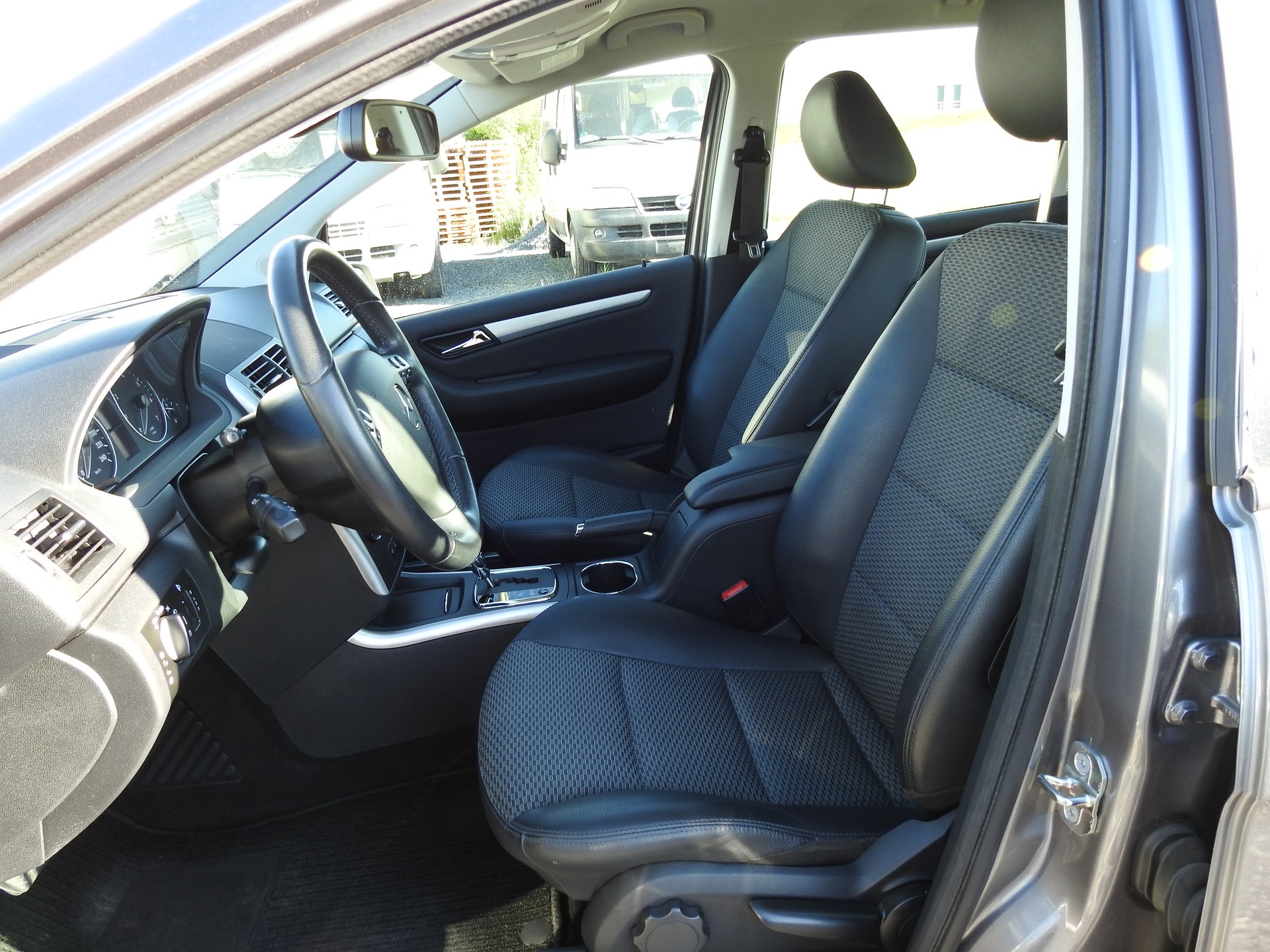 MERCEDES-BENZ A 180 (170) Avantgarde-image-11
