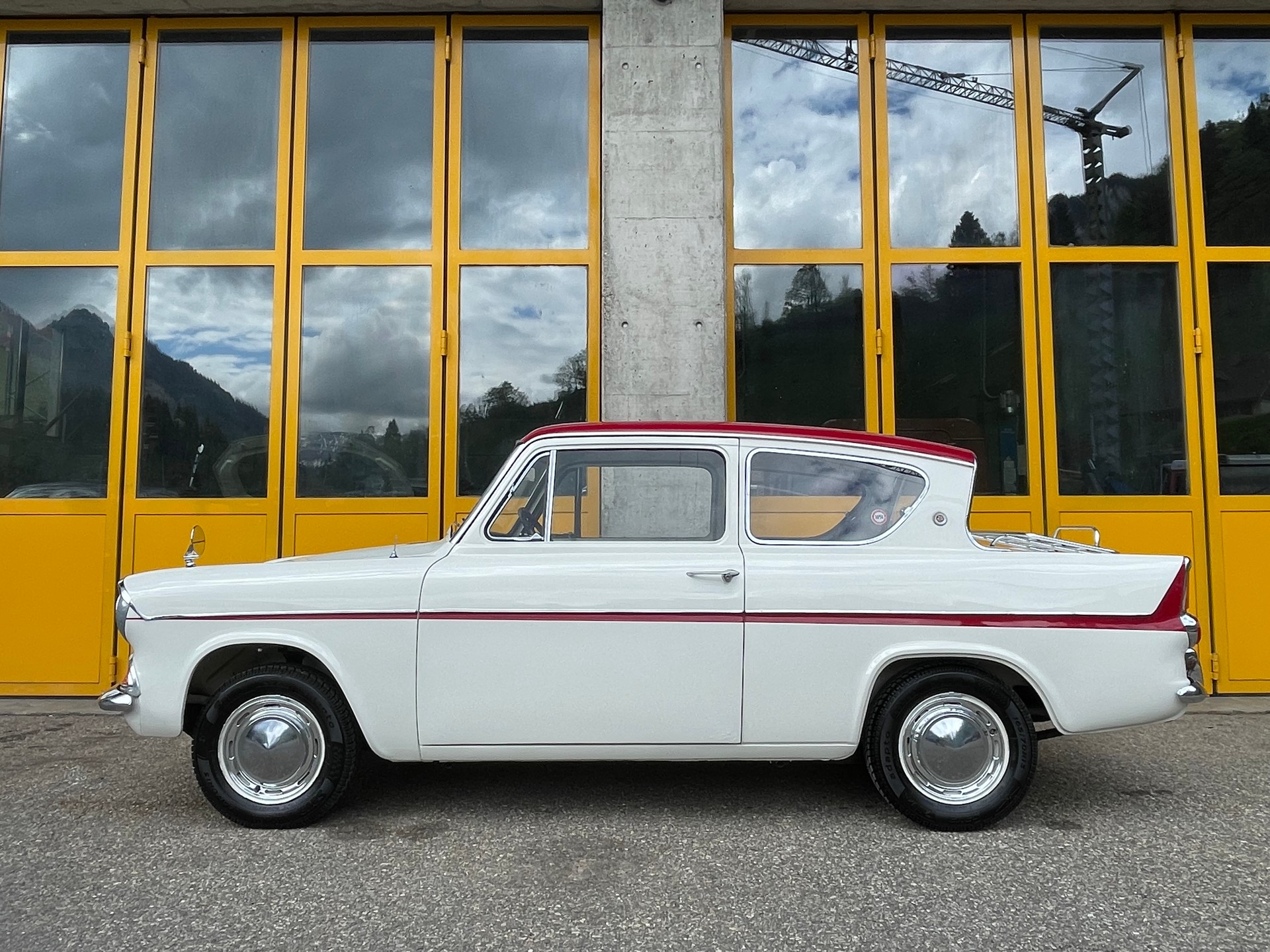FORD 105 e Deluxe-image-0