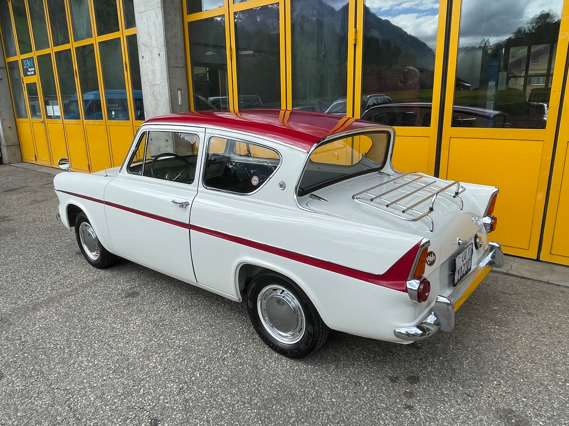 FORD 105 e Deluxe-image-3